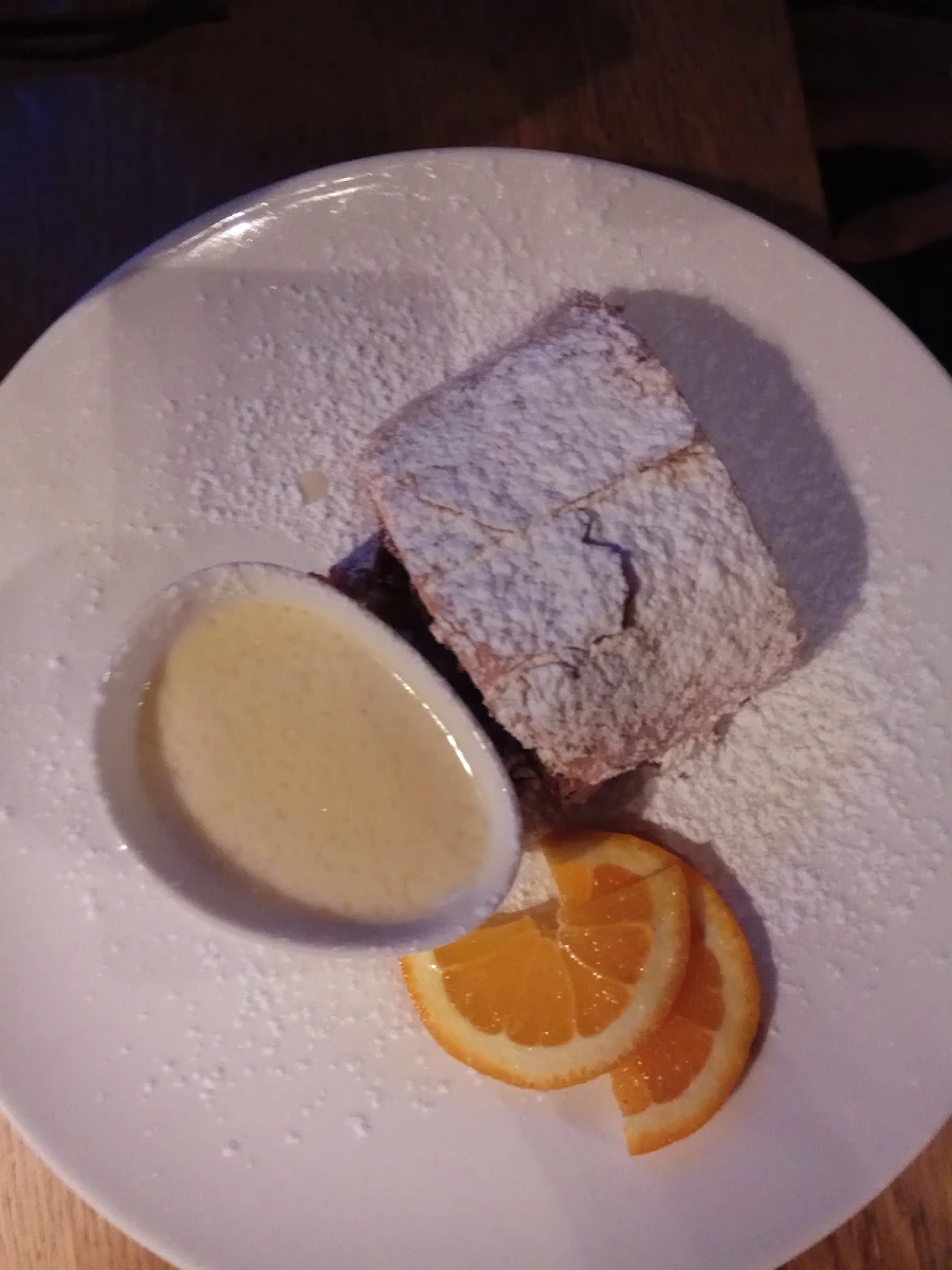 Apfelstrudel Mit Vanillesauce