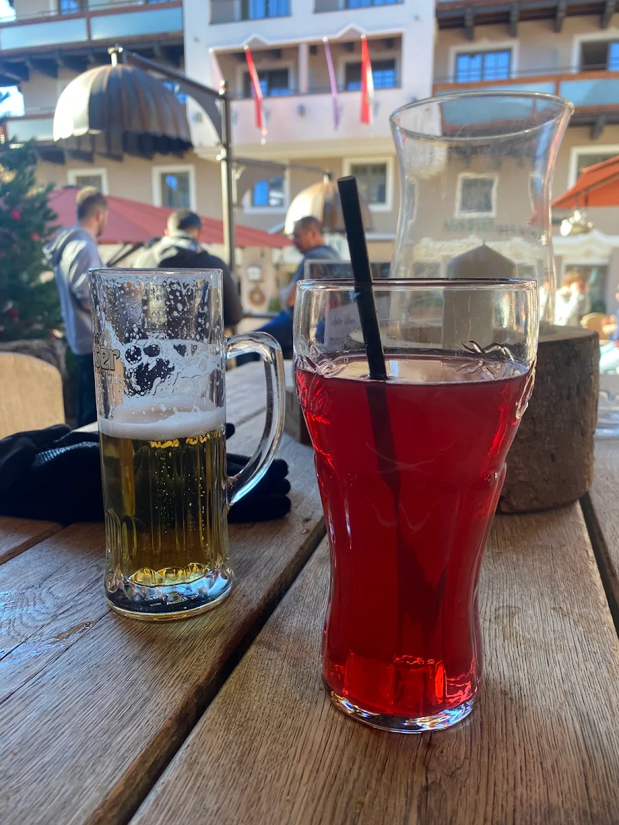 Kleines Bier Und Großes Skiwasser
