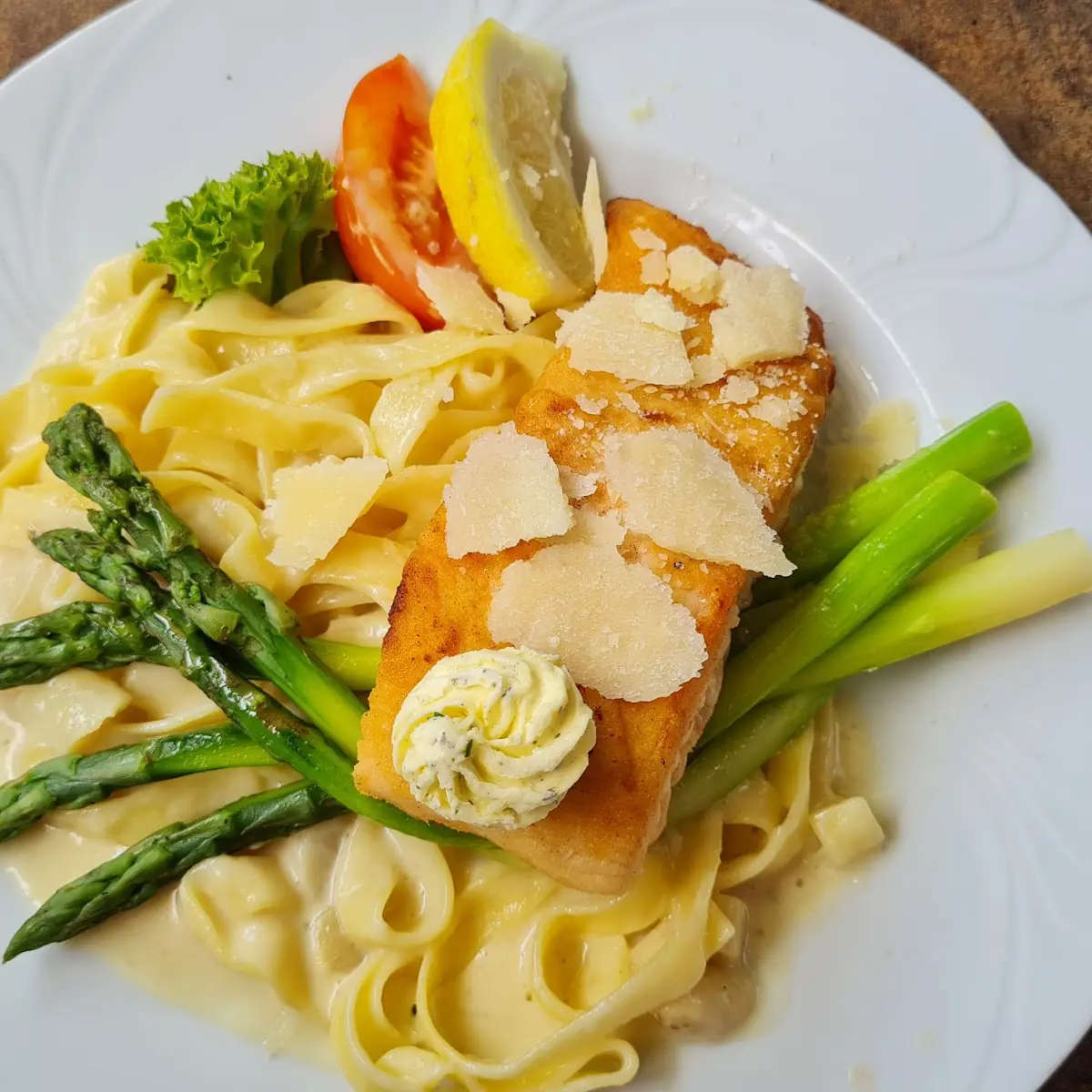 Lachsfilet Mit Spargel
