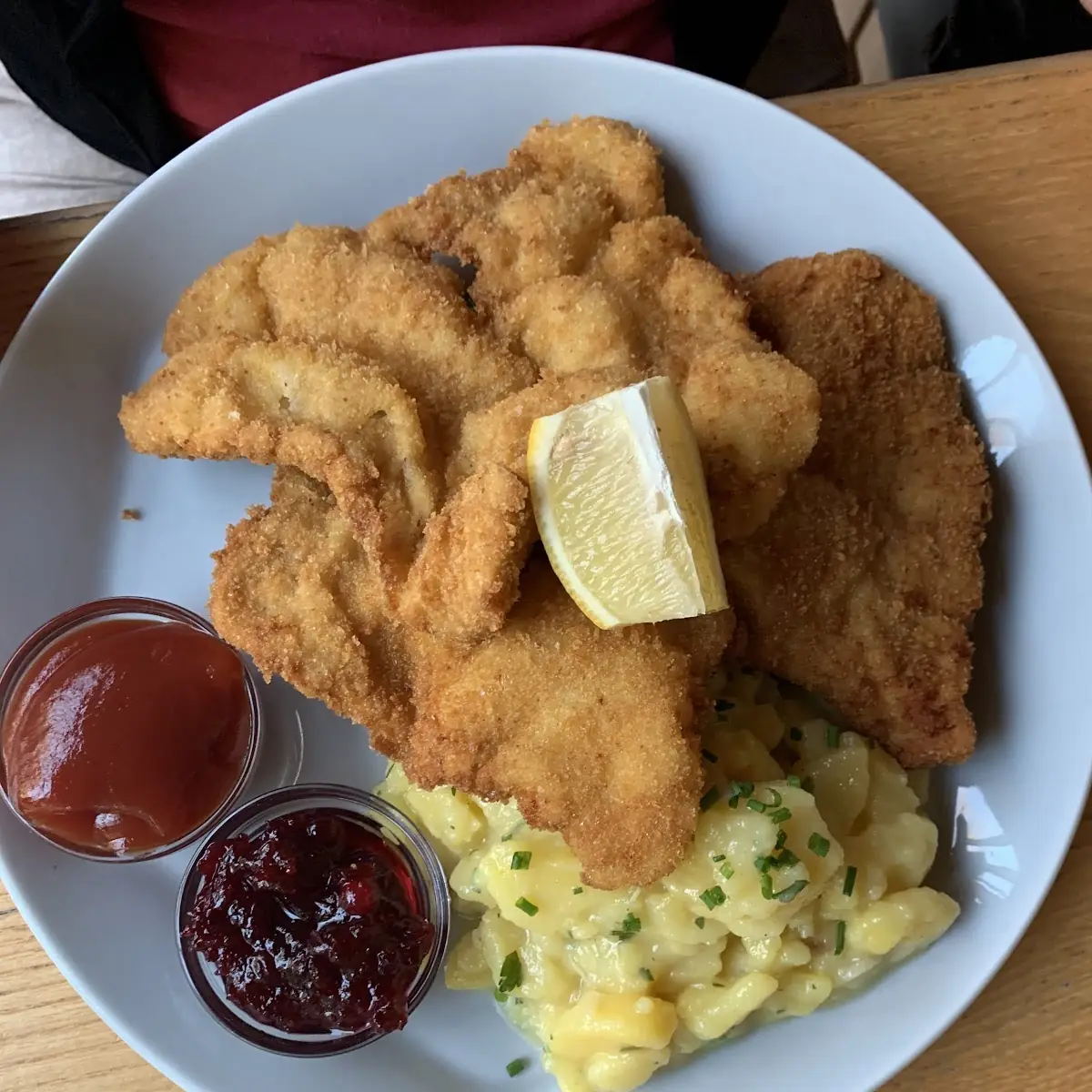 Surschnitzel Mit Rahmsauce