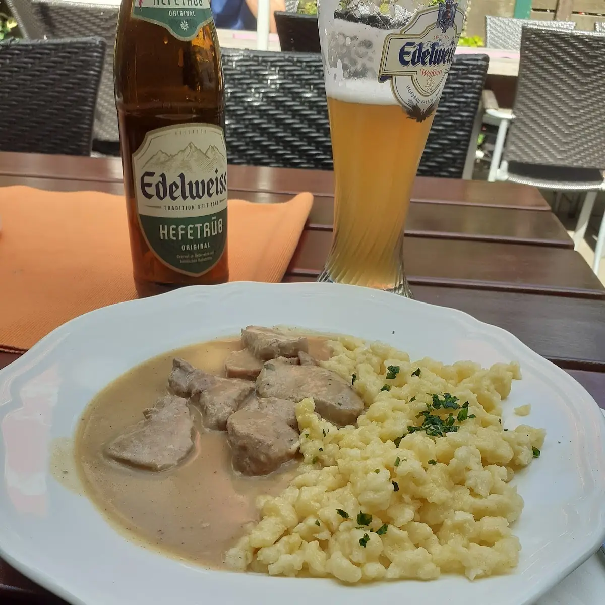 Schweinsfilet Mit Cognac Creme Und Spätzle, Reselstube