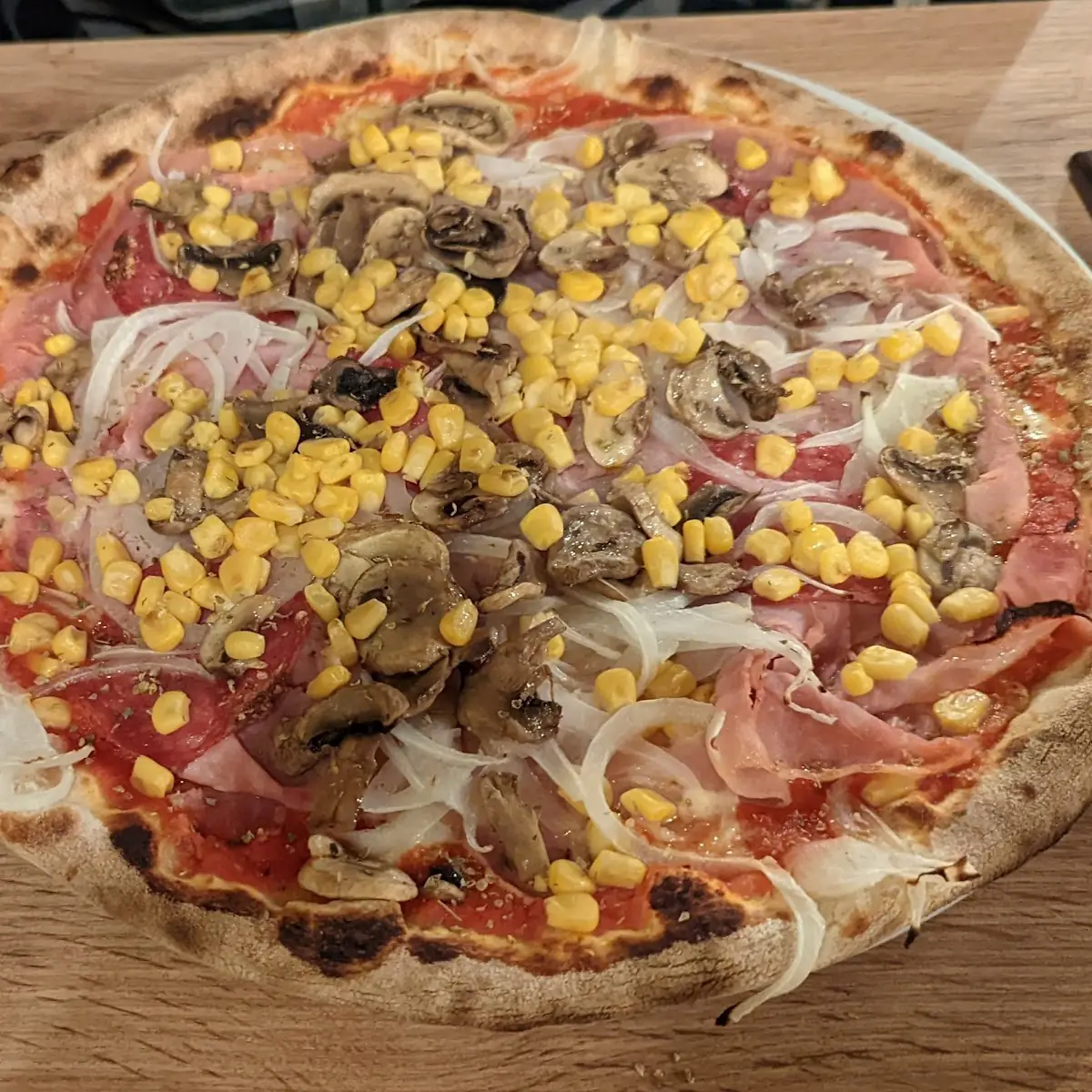 Hauspizza