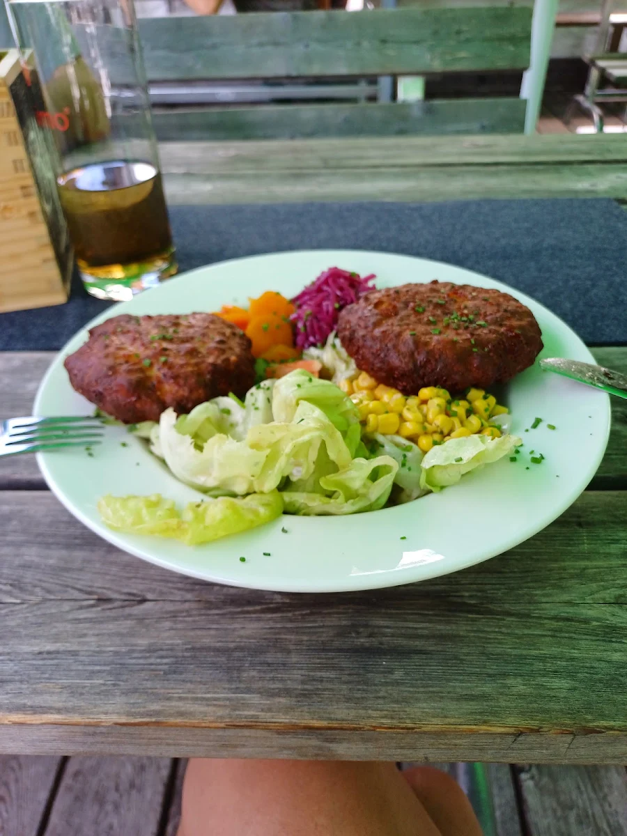 Kaspressknödel Mit Salat