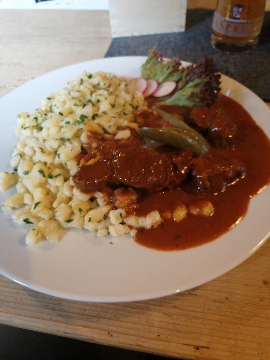 Tages Empfehlung Kalbsgullasch Mit Käsespätzle