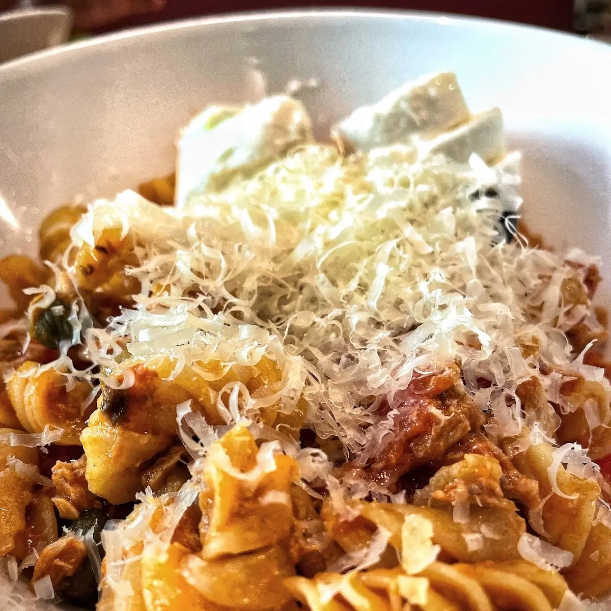 Fusilli Mit Thunfisch Und Mozzarella