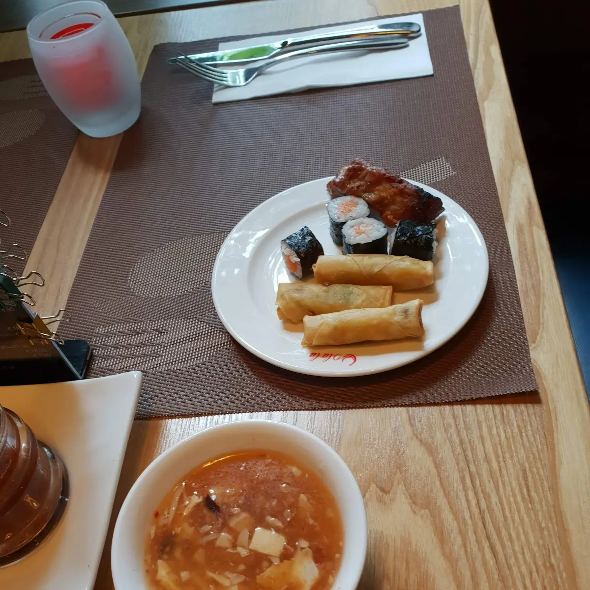 Suppe Und Frühlingsrollen