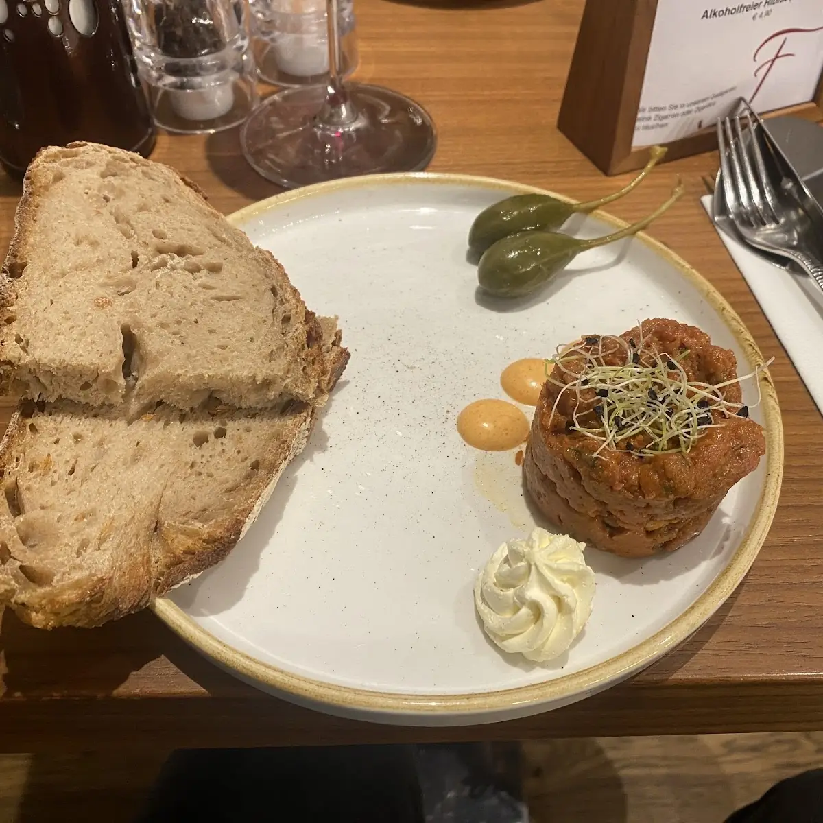 Rind Tartar Mit Selbst Gemachten Brot