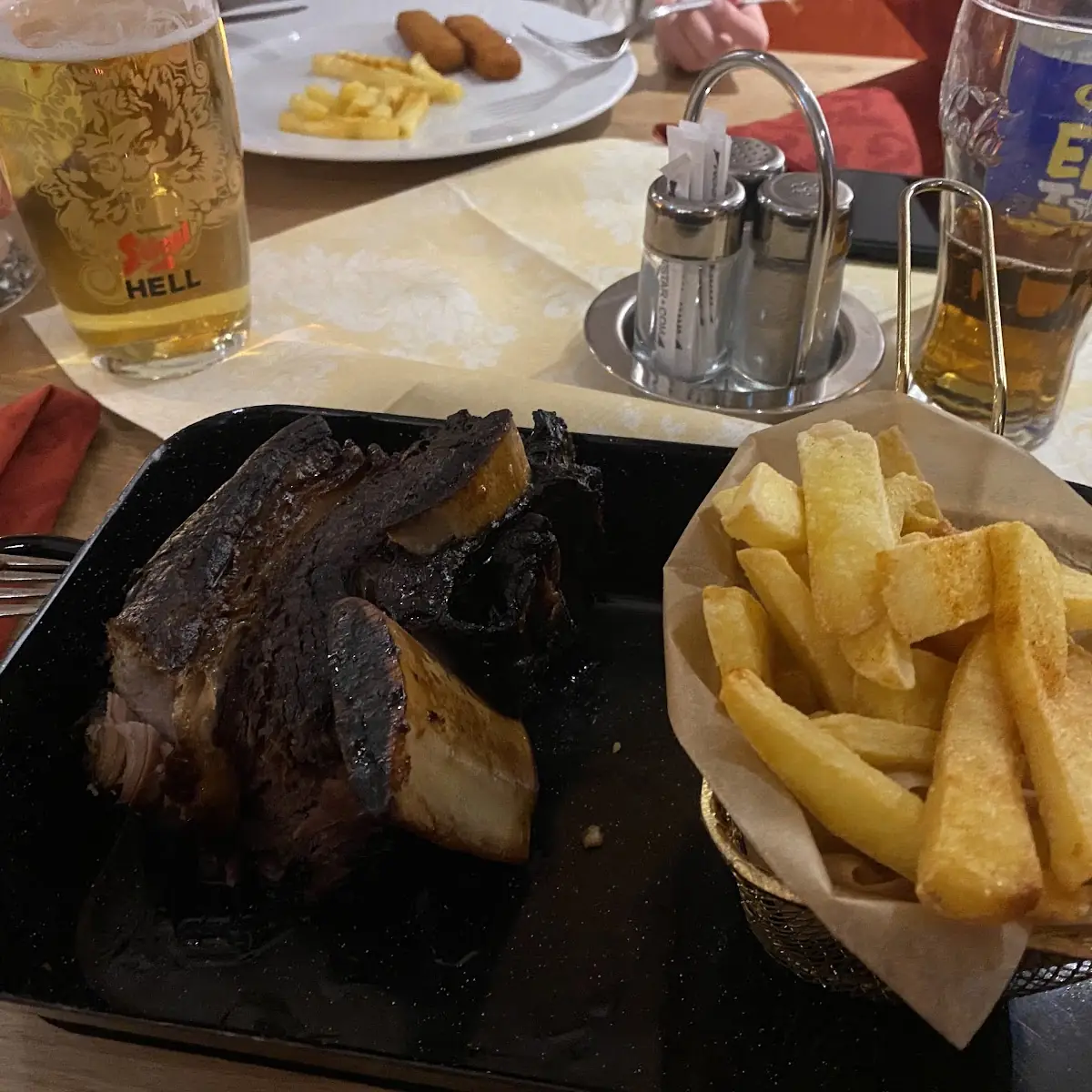 Rinder Ripperl, Dorfstubn Jochberg - Zimmer und Restaurant