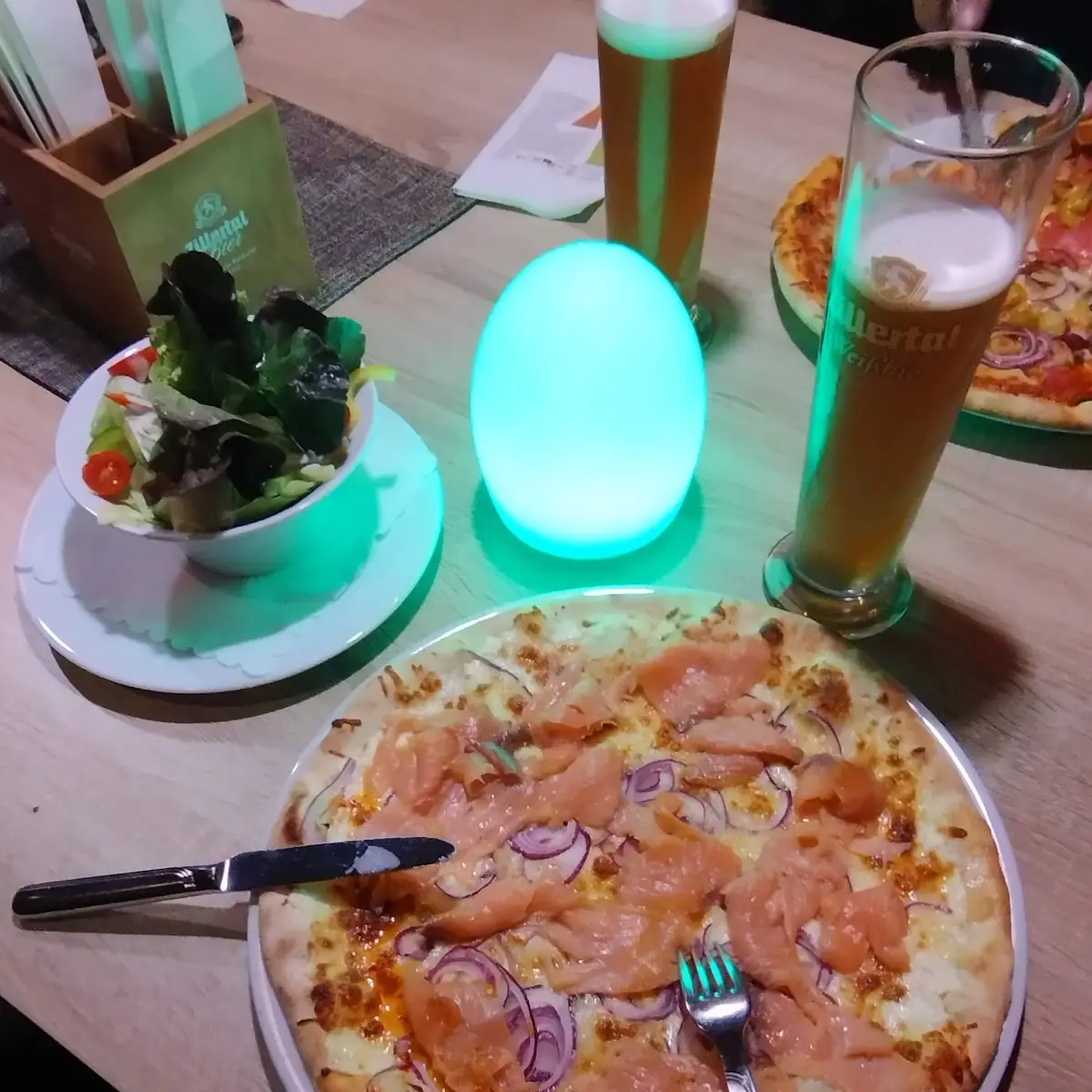 Das Selbe Pizza Salmone Lachs