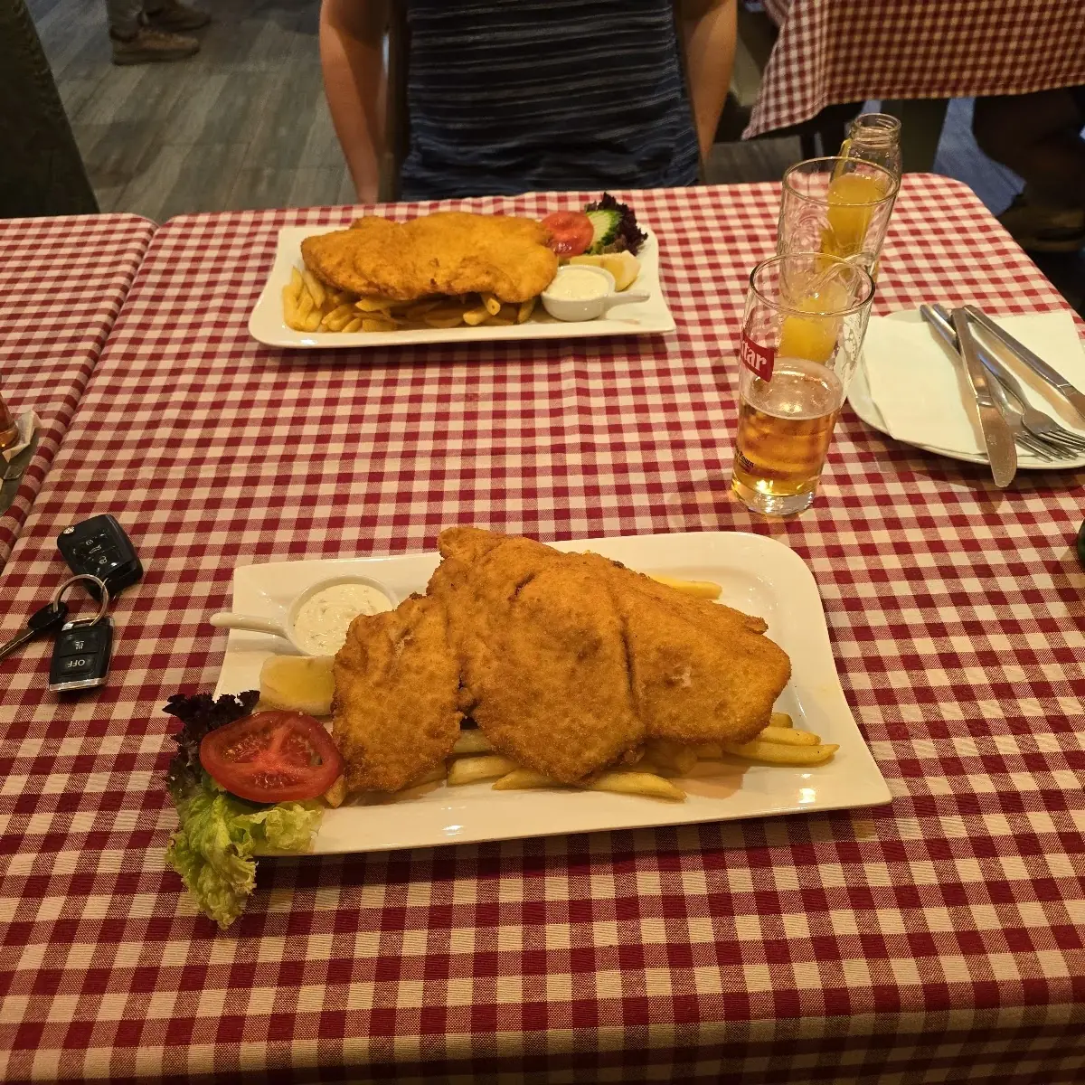 Wiener Schnitzel Mit Pommes Frites