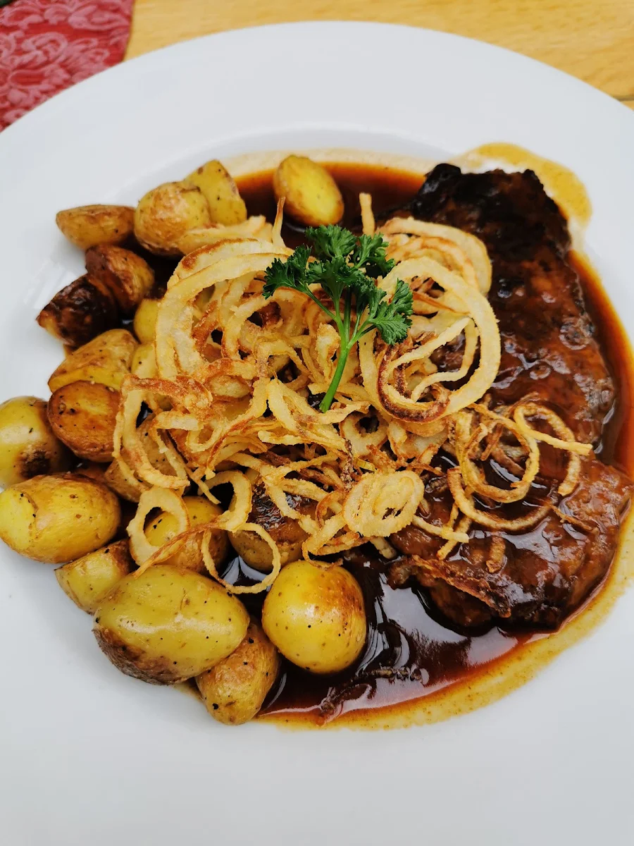 Zwiebelrostbraten Mit Bratkartoffeln