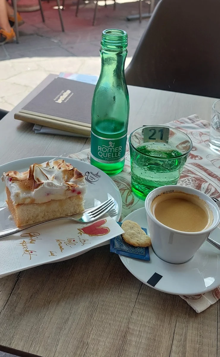 Verlängerter Und Ein Ribiselbaiser