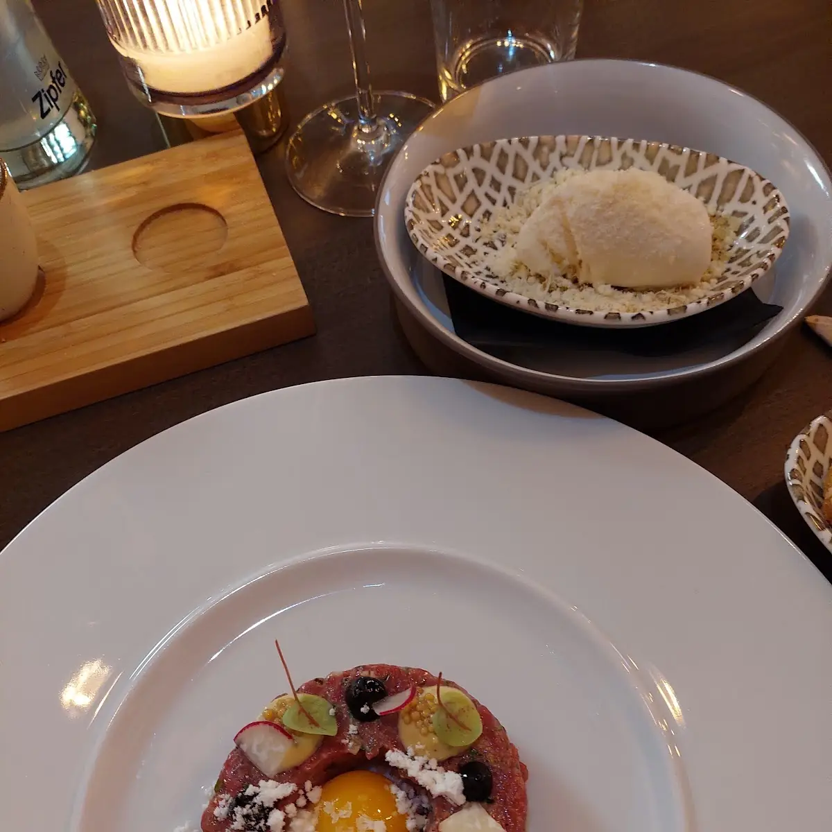 Kalbstatar Mit Parmesaneis