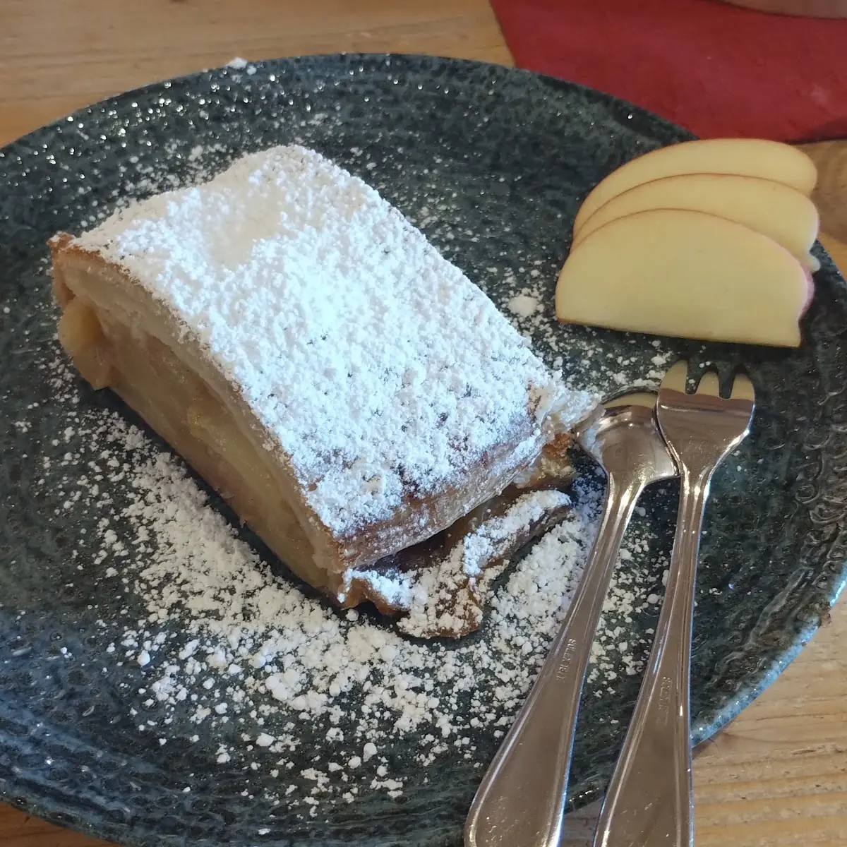 Apfelstrudel Ohne Eis Und Sahne