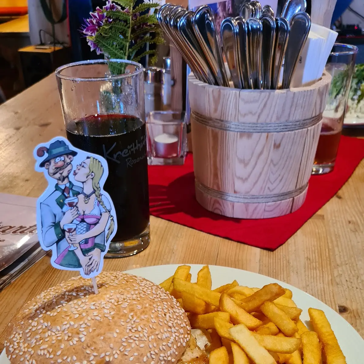 Pommes Frites Und Kräuterbutter