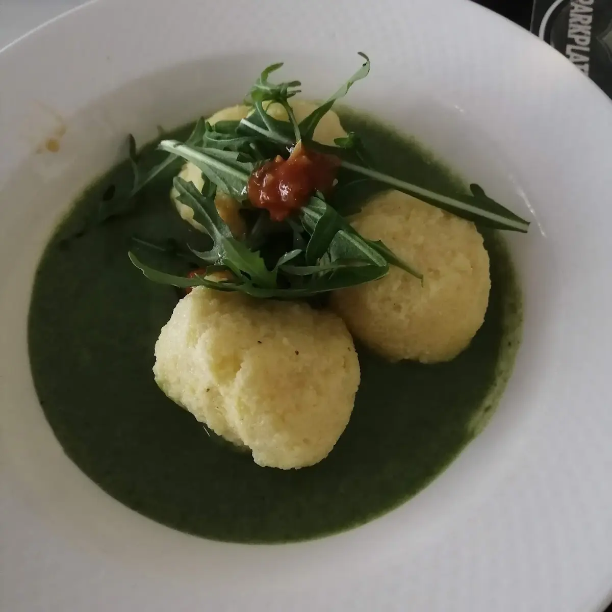 Polenta-topfenknödel Mit Spinat-zitronensauce