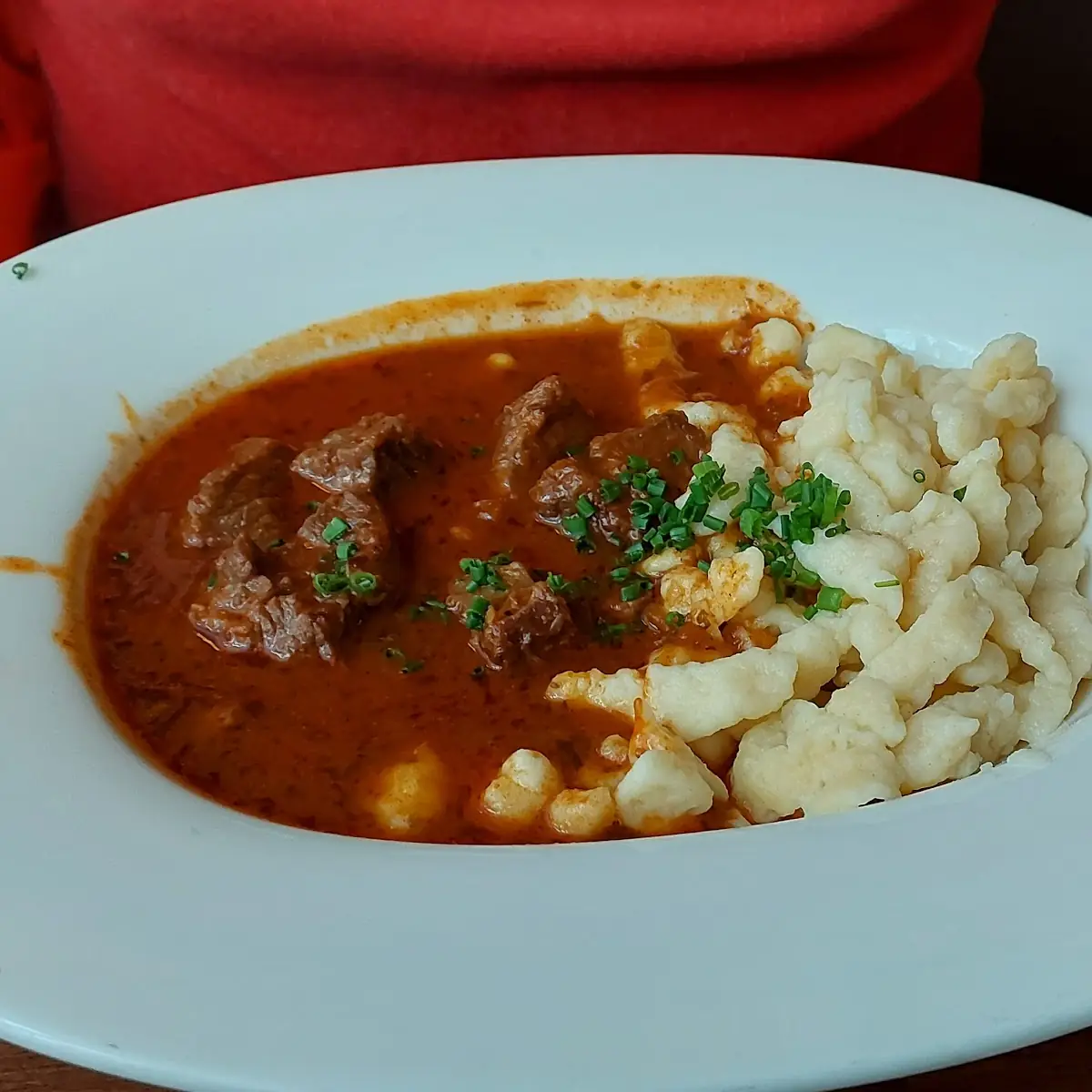 Rindersaftgulasch Mit Nockerln