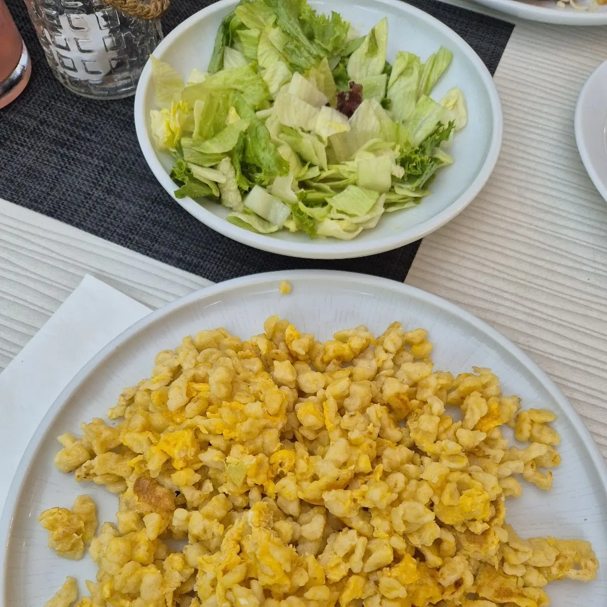 Eiernockerln Mit Blattsalat