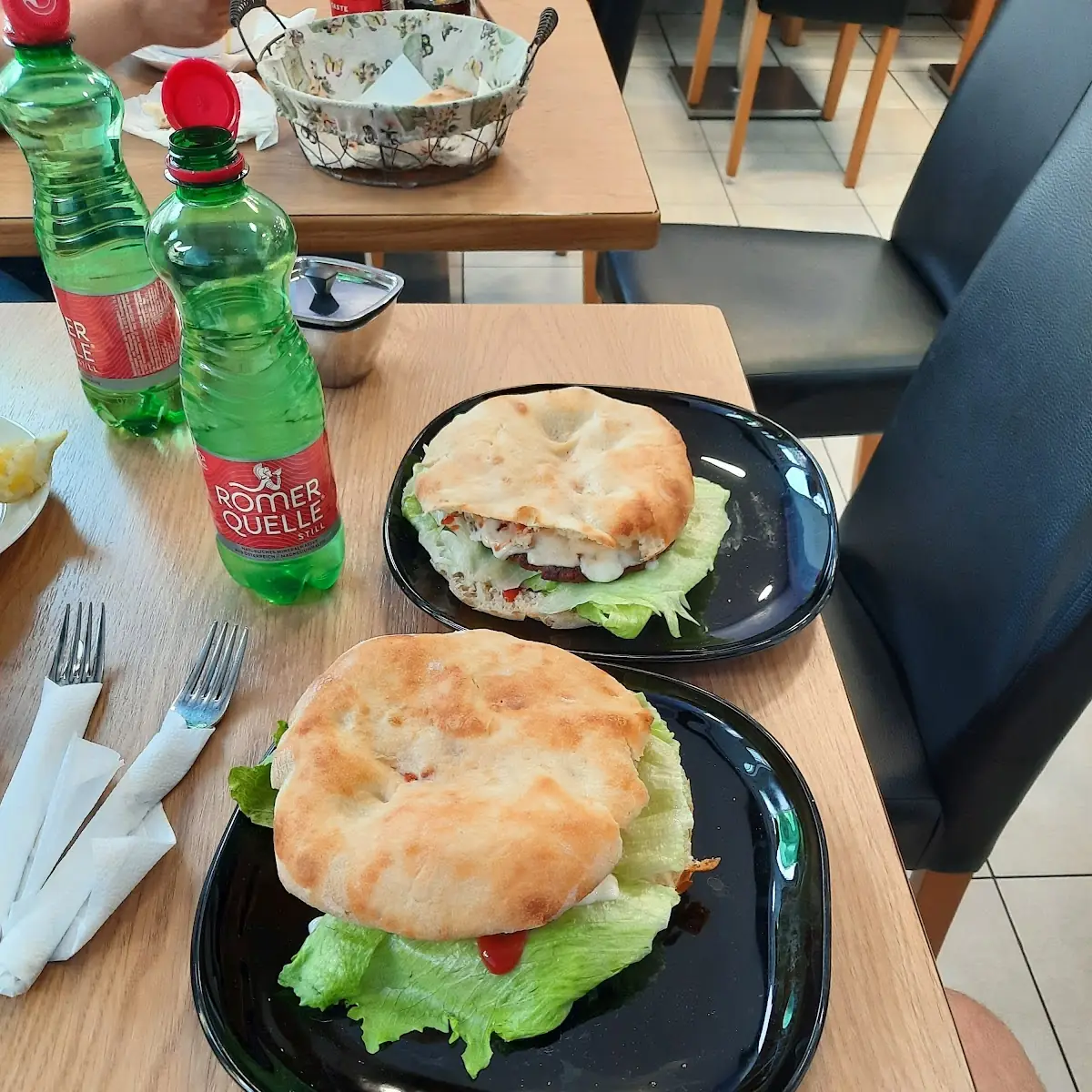 Cheeseburger Und Chickencheeseburger