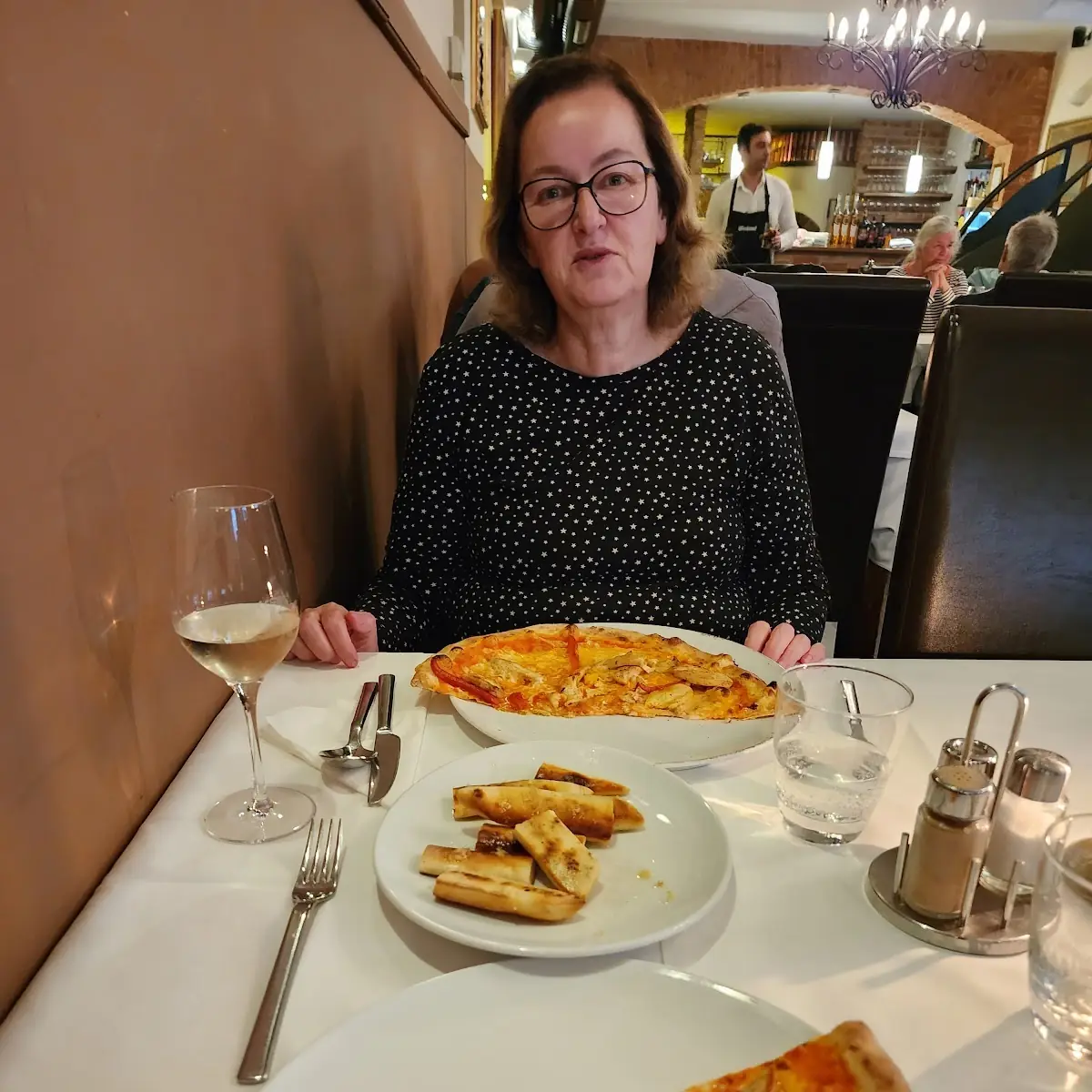 Chicken Pizza And Garlic Bread