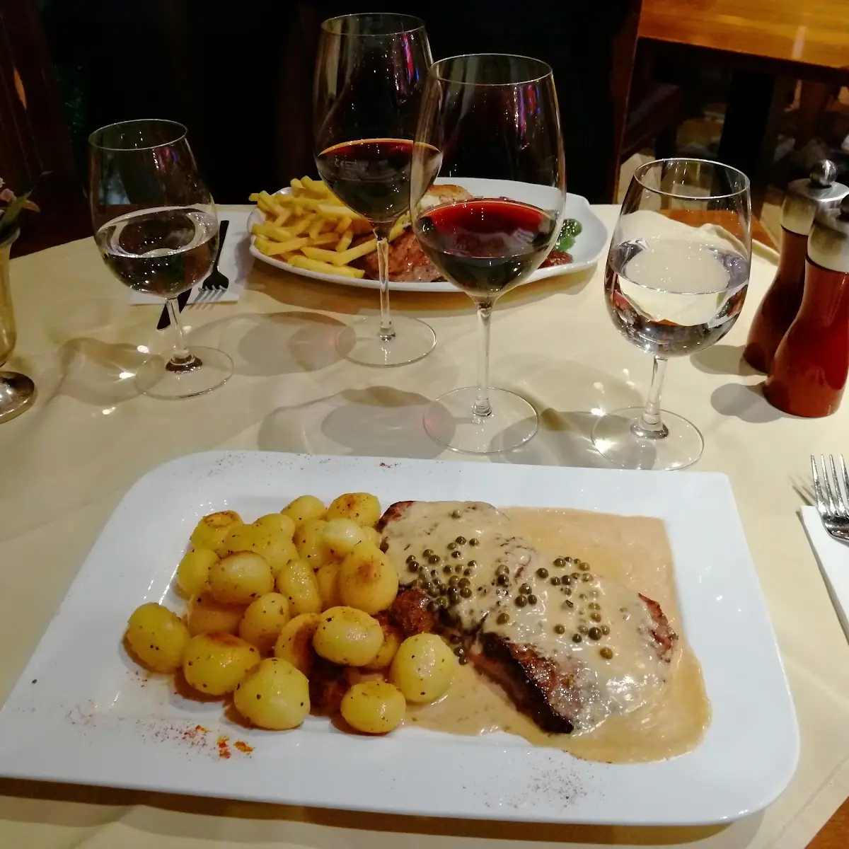 Bistecca Di Manzo In Salsa Al Pepe Verde