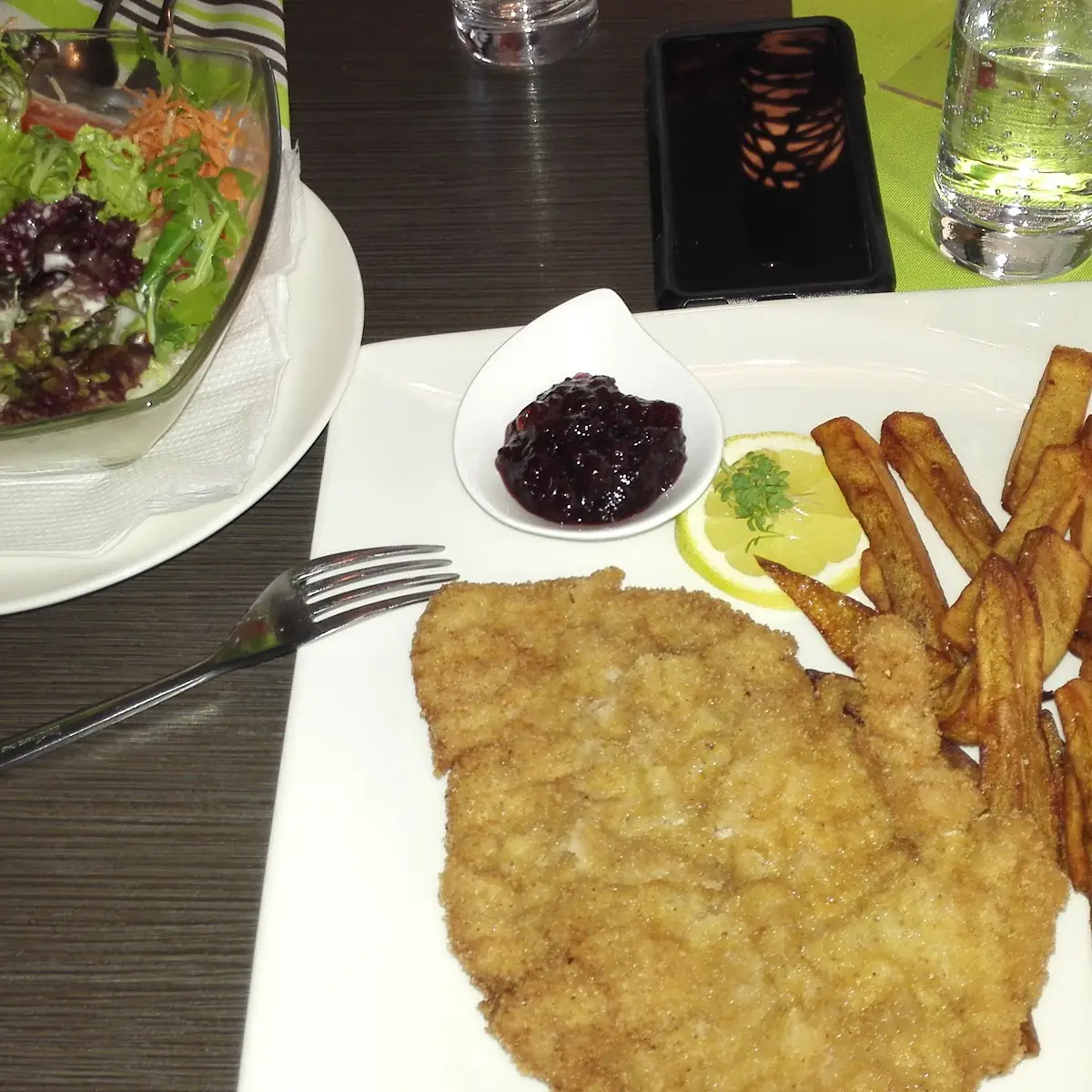 Schnitzel Mit Pommes Frites