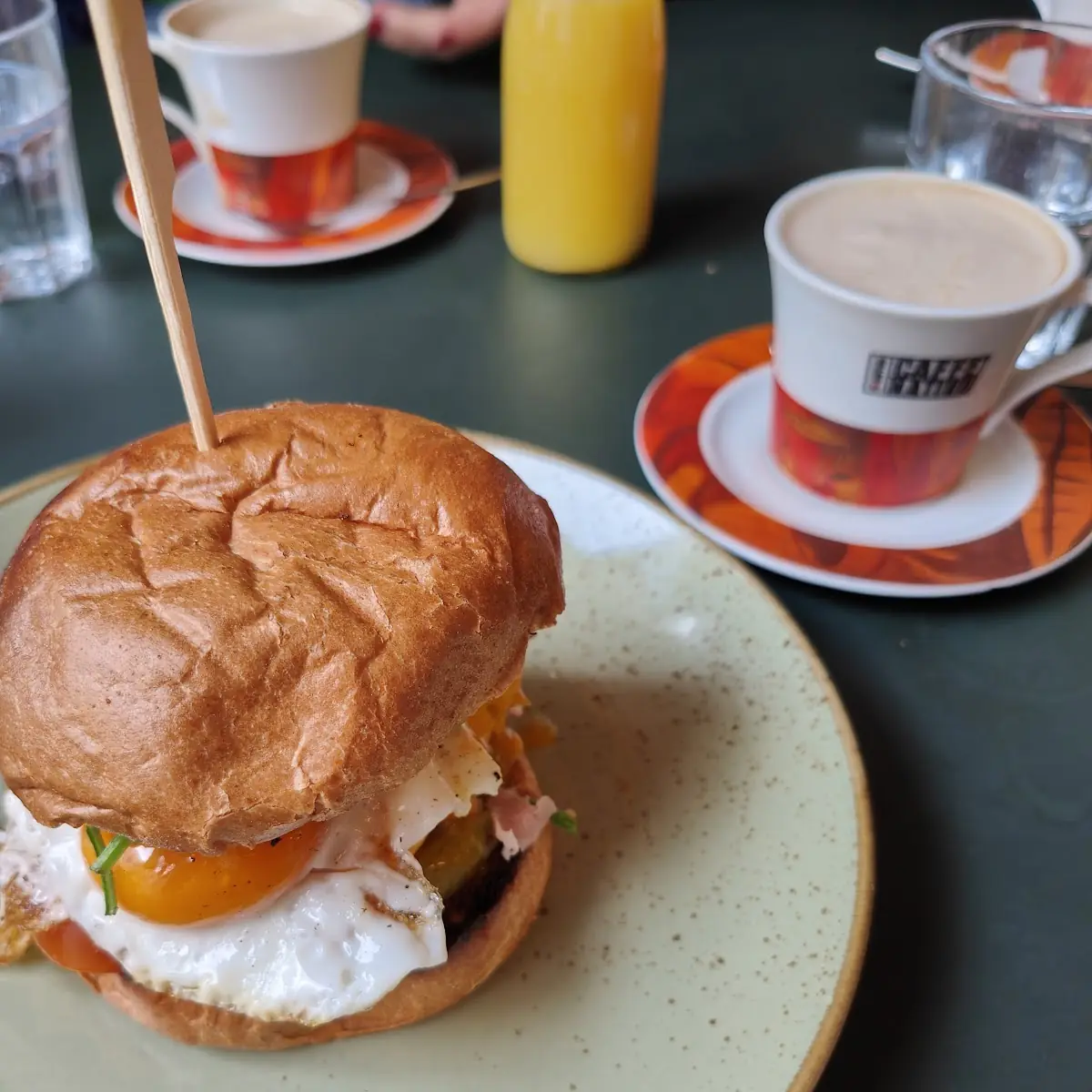 Plain Breakfast Burger Vulcano Schinken