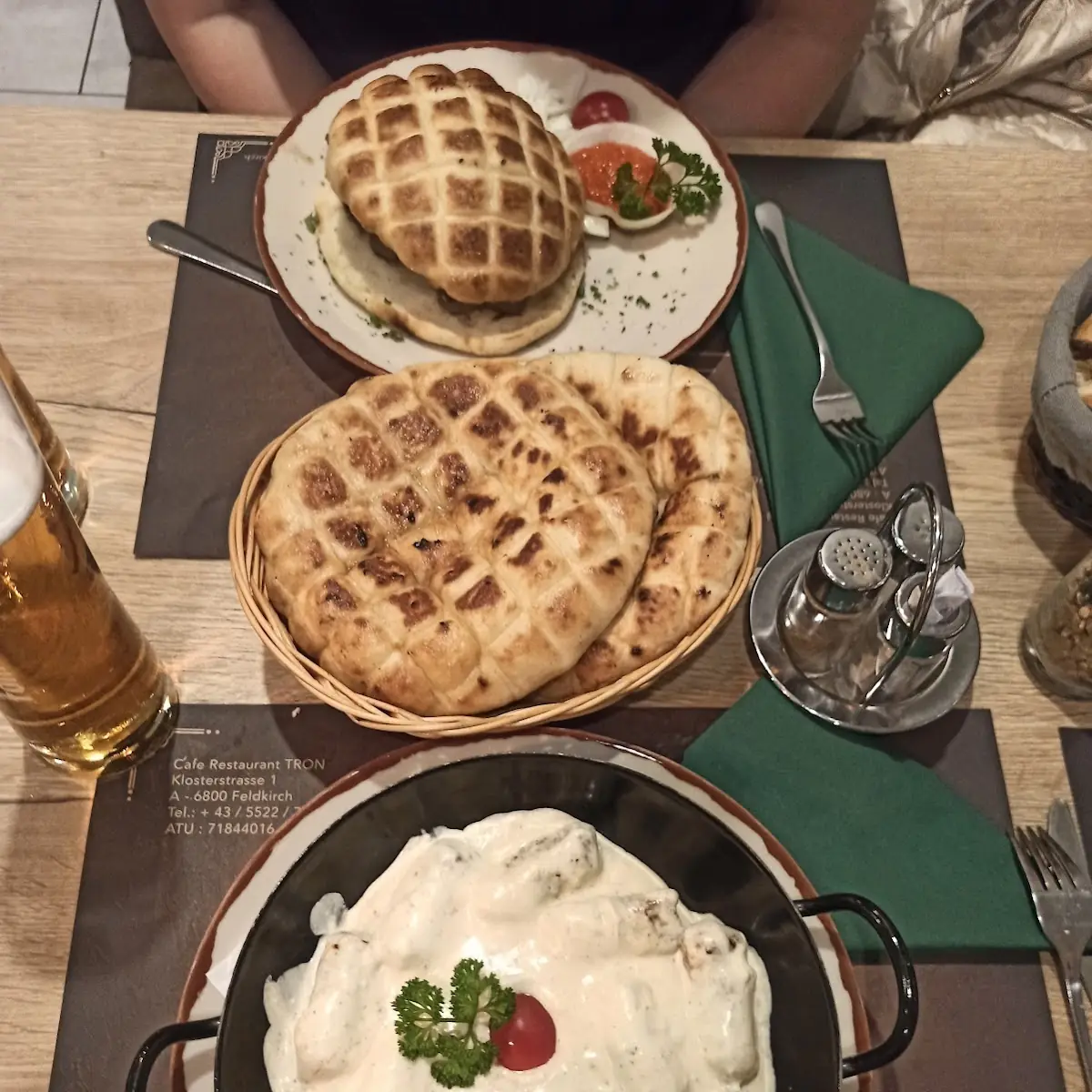 Ćevapi Sa Kajmakom