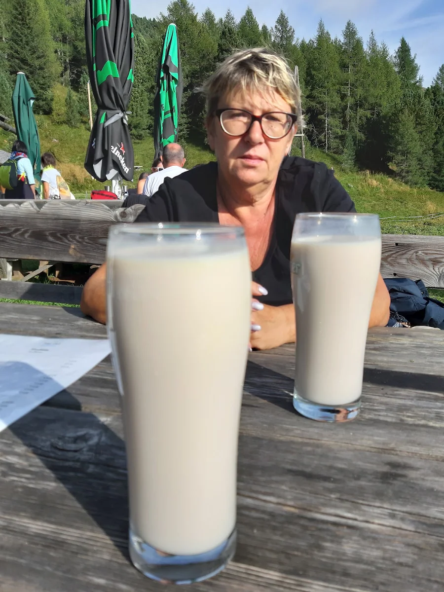 Buttermilch U Belegtes Brot
