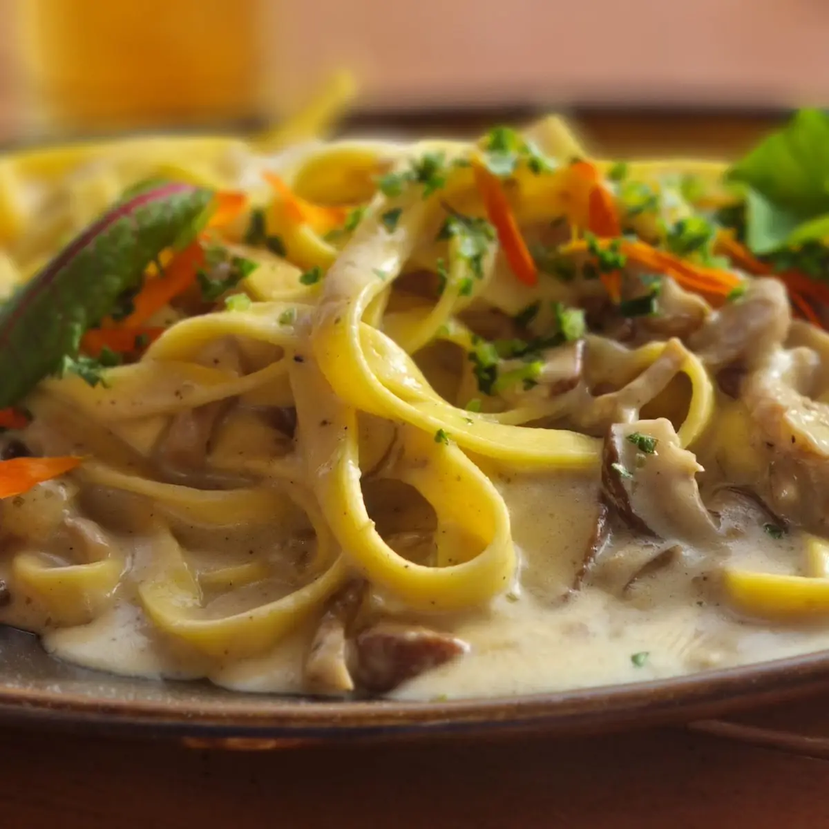 Tagliatelle Mit Pilzrahmsauce