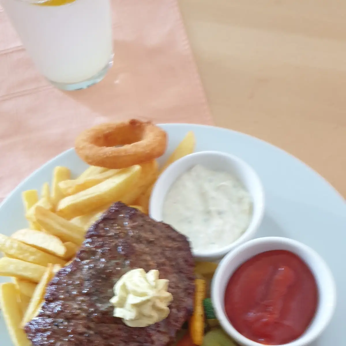 Steak Mit Super Gemüse Und Pommes