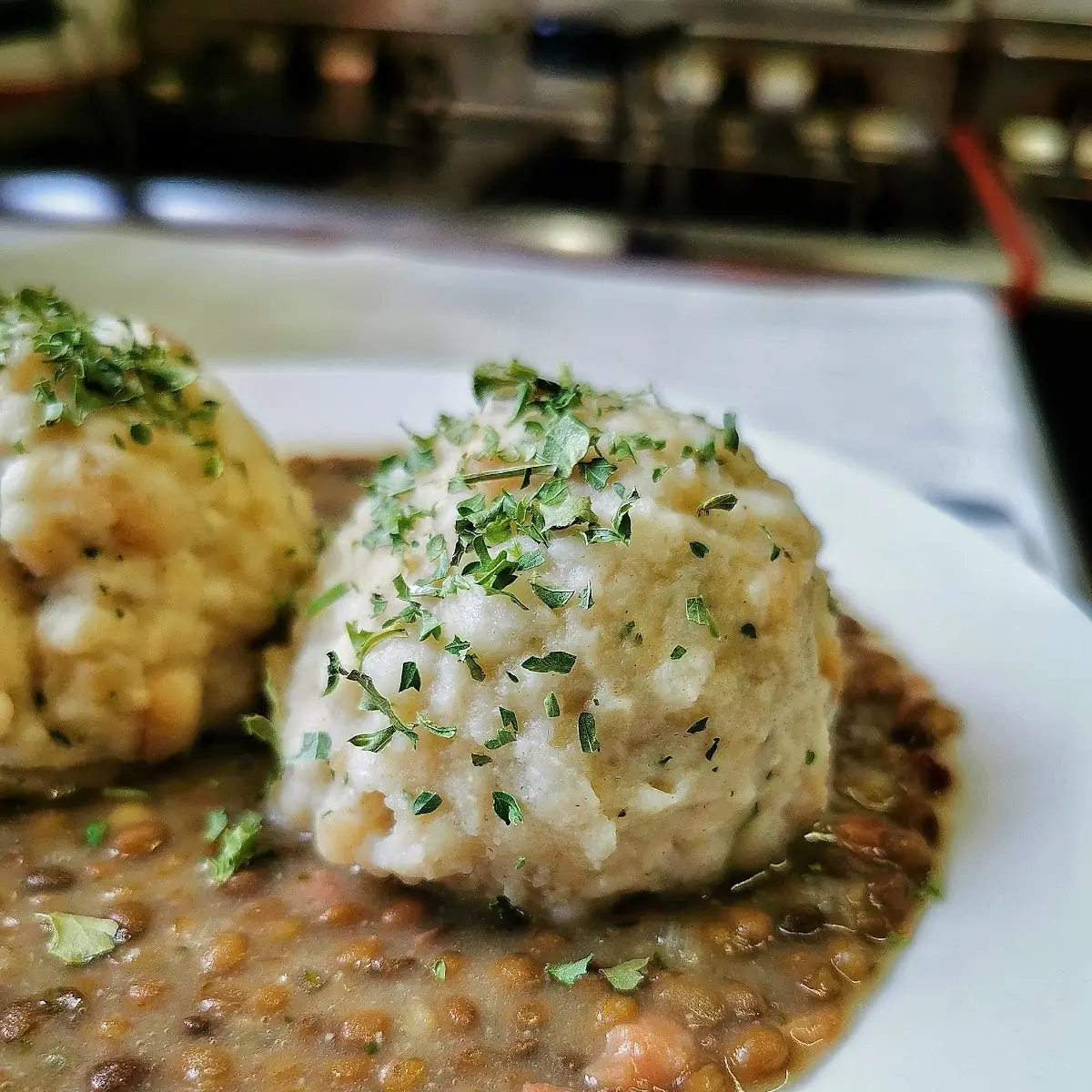 Specklinsen Mit Semmelknödel