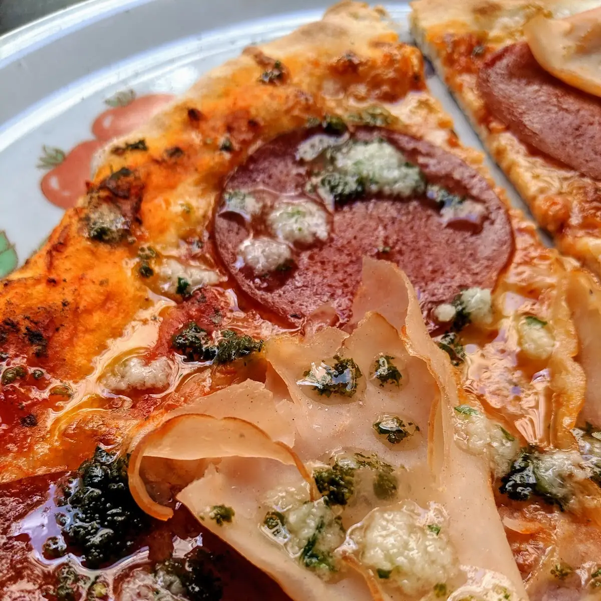 Pizza Salami Und Schinken