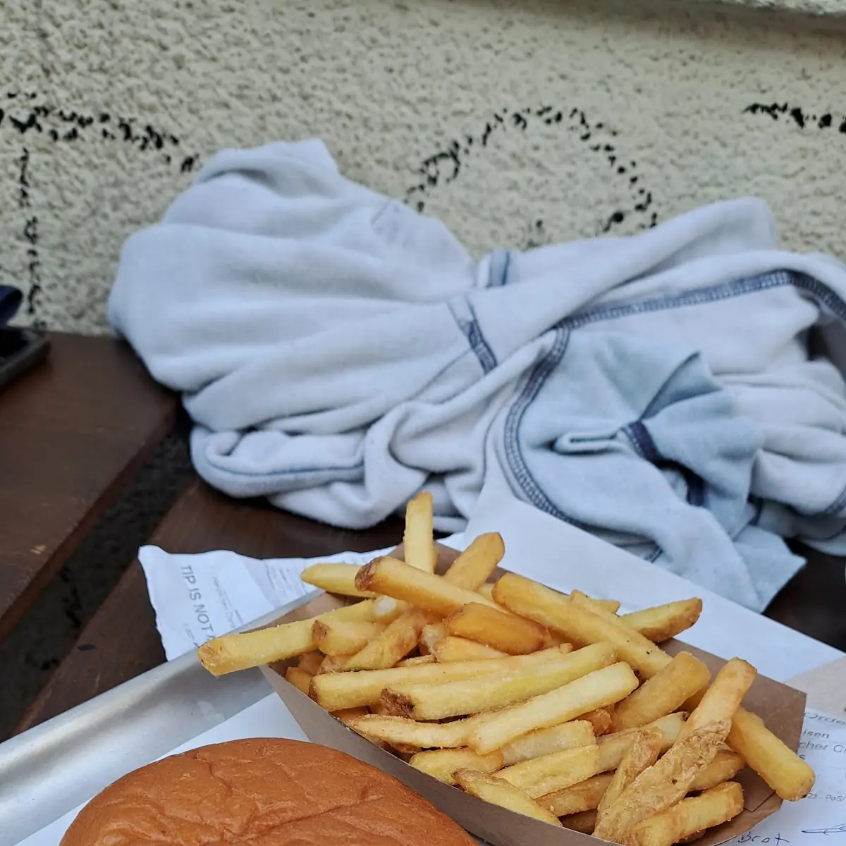 Cheeseburger with Fries