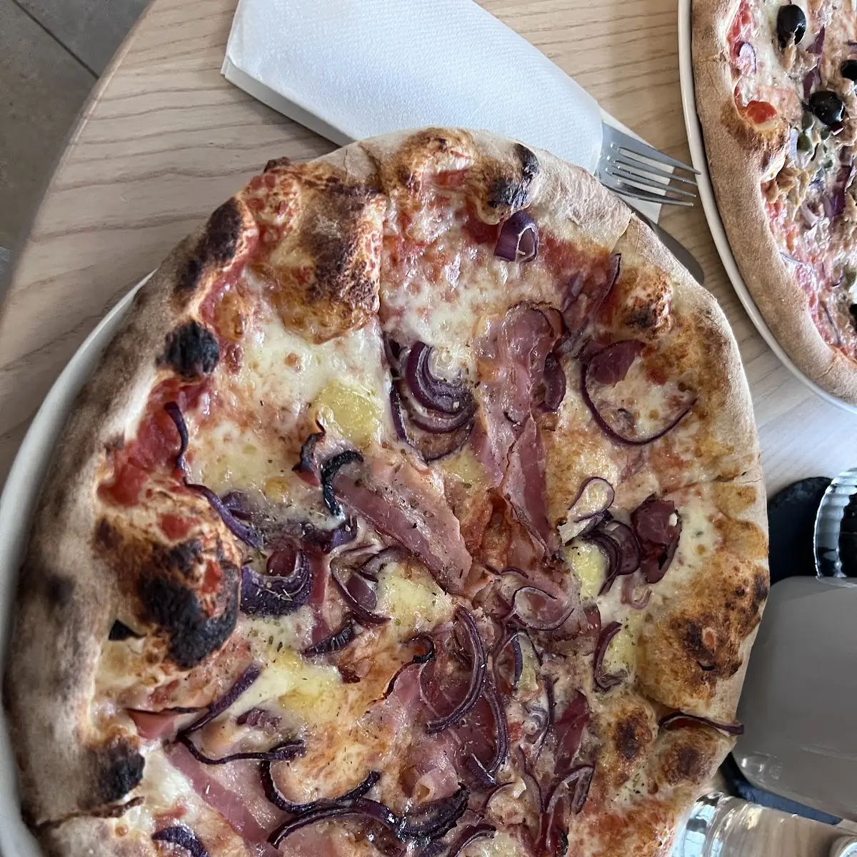 Tirolese Pizza Salami