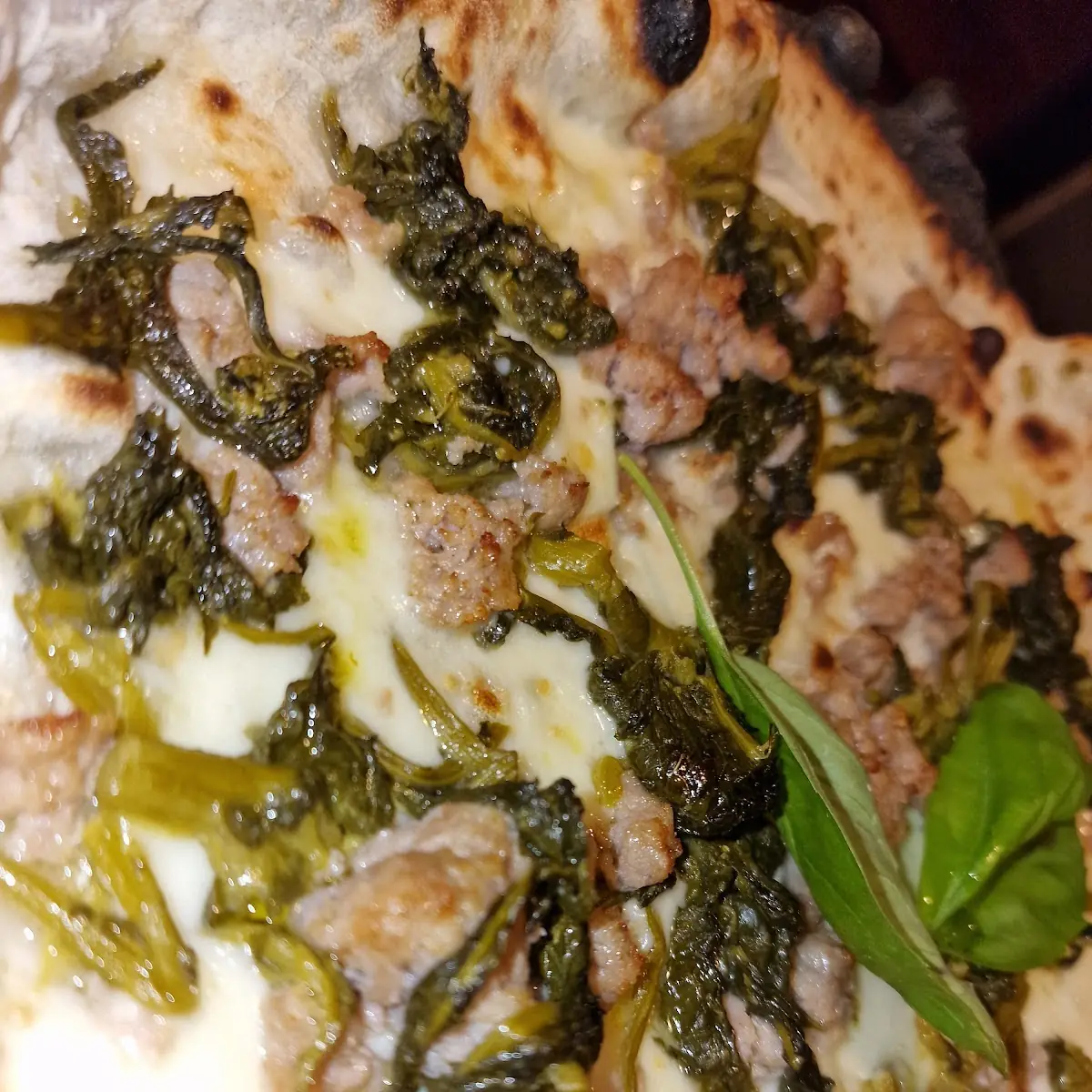 Pizza Salsiccia E Friarielli