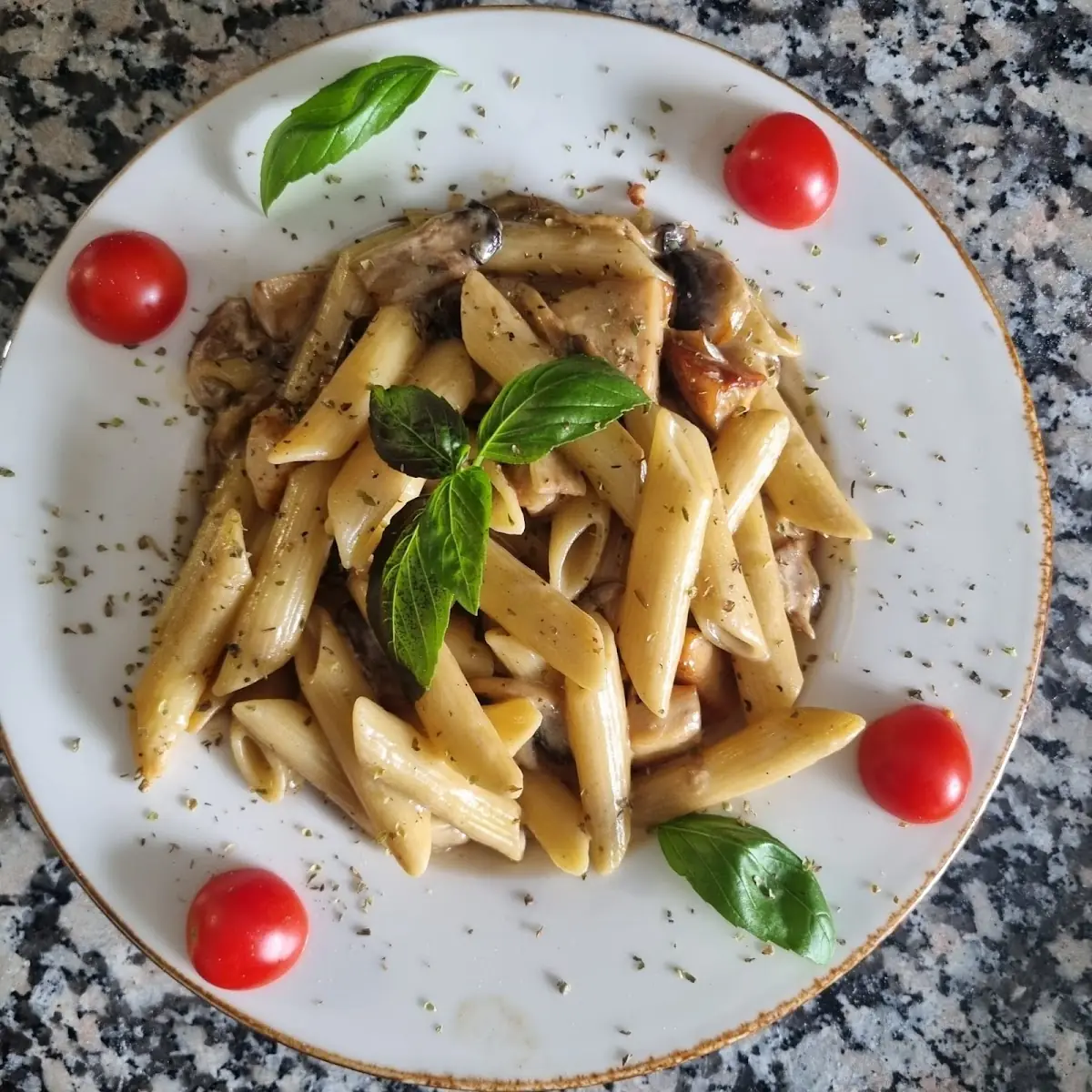 Penne Con Pollo E Pesto