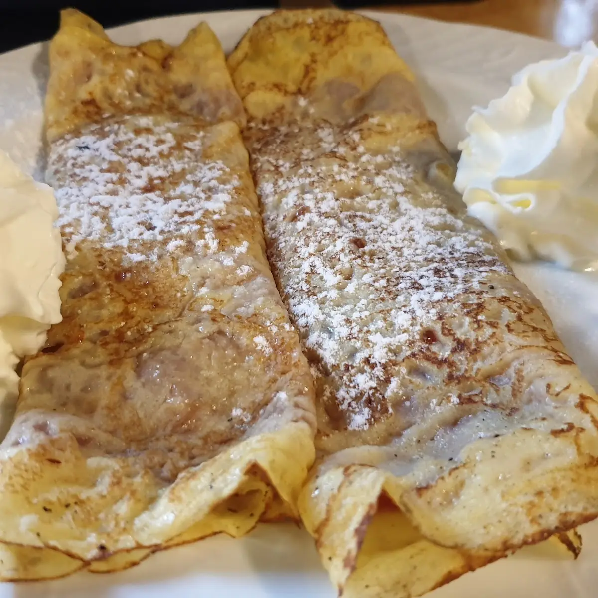 Topfenpalatschinken Mit Vanillesauce