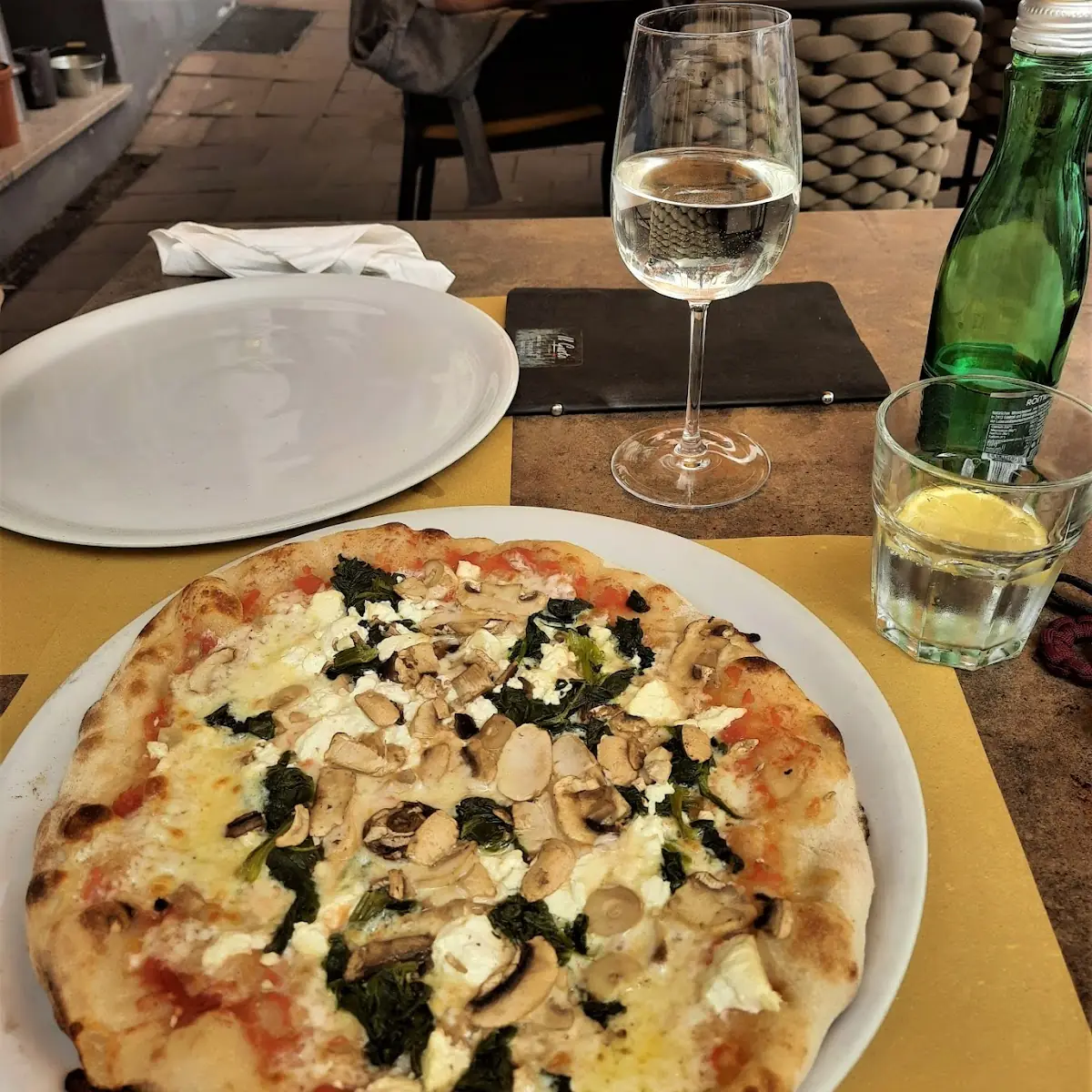 Pizza Spinaci Mit Champignons