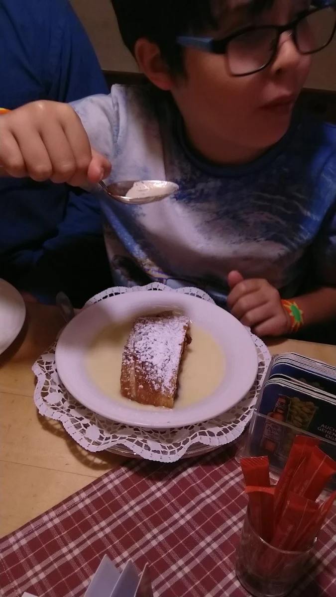 Apple Strudel & Custard