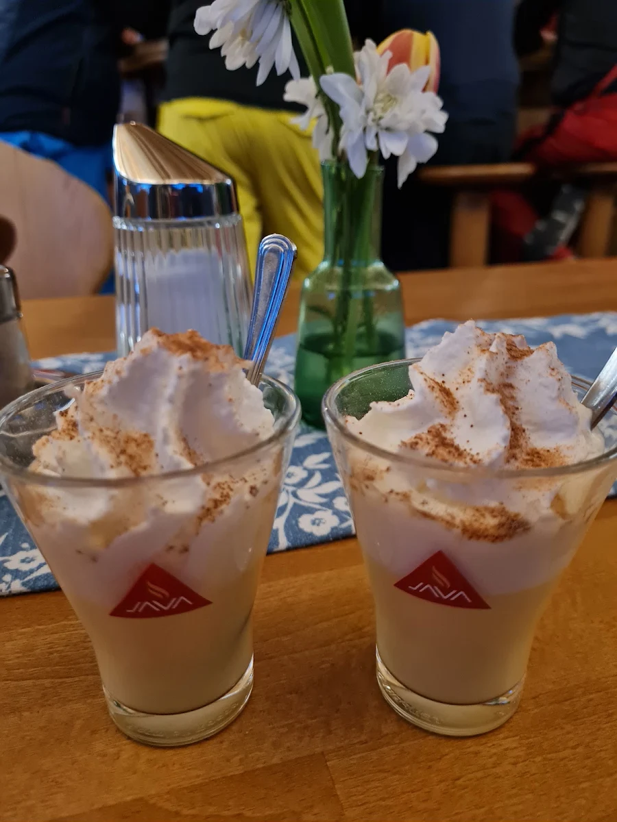 Heißer Eierlikör Mit Schlagobers