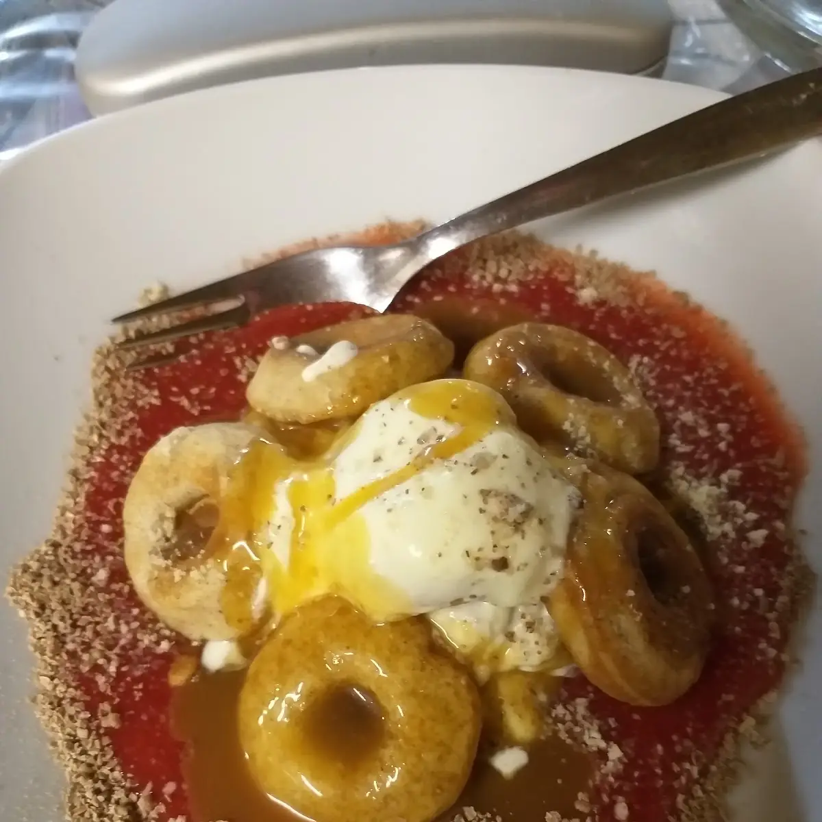 Donats Mit Topfenmascarponecreme Mit Erdbeerkaramelsoße