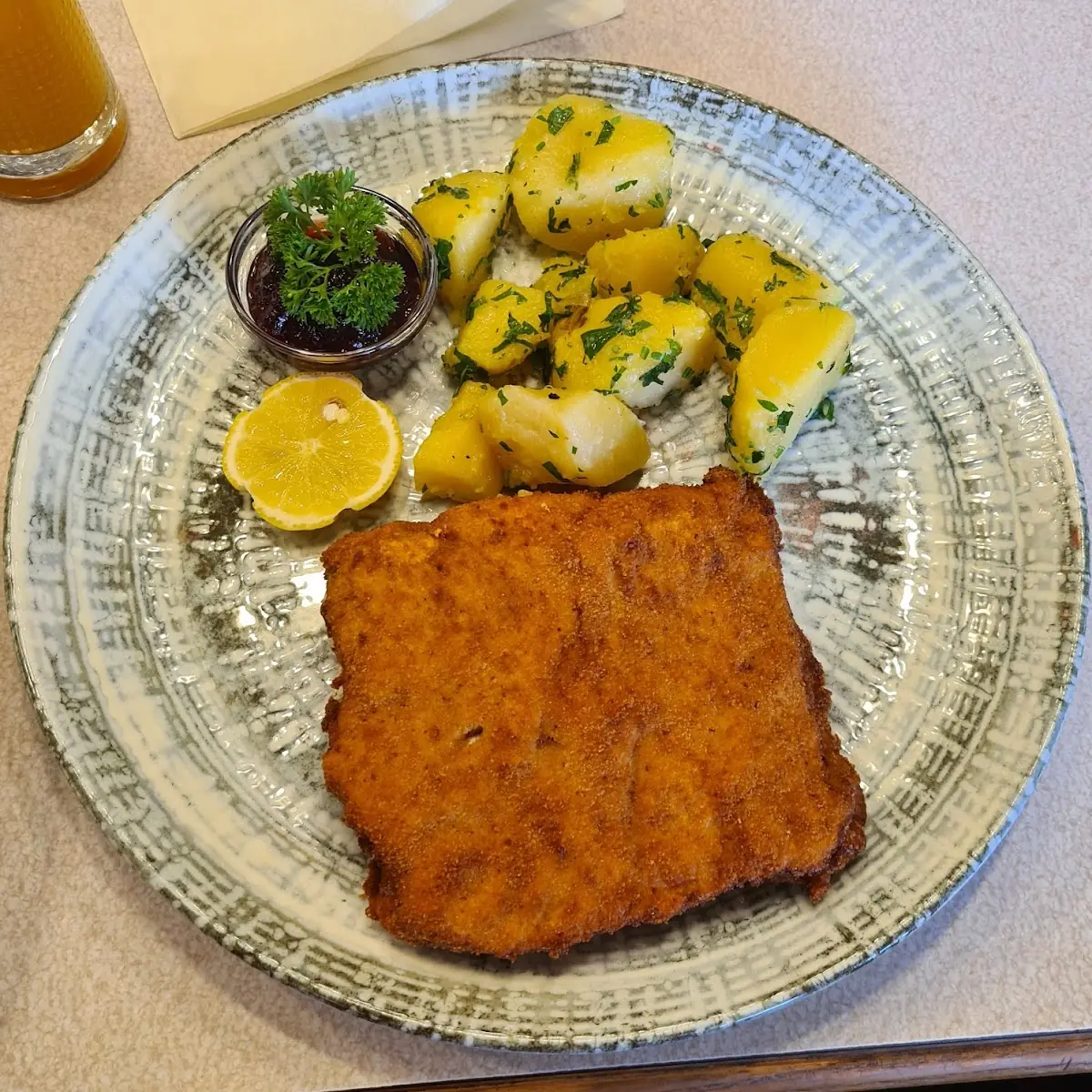 Cordon Blue Vom Schwein Mit Petersil Kartoffeln