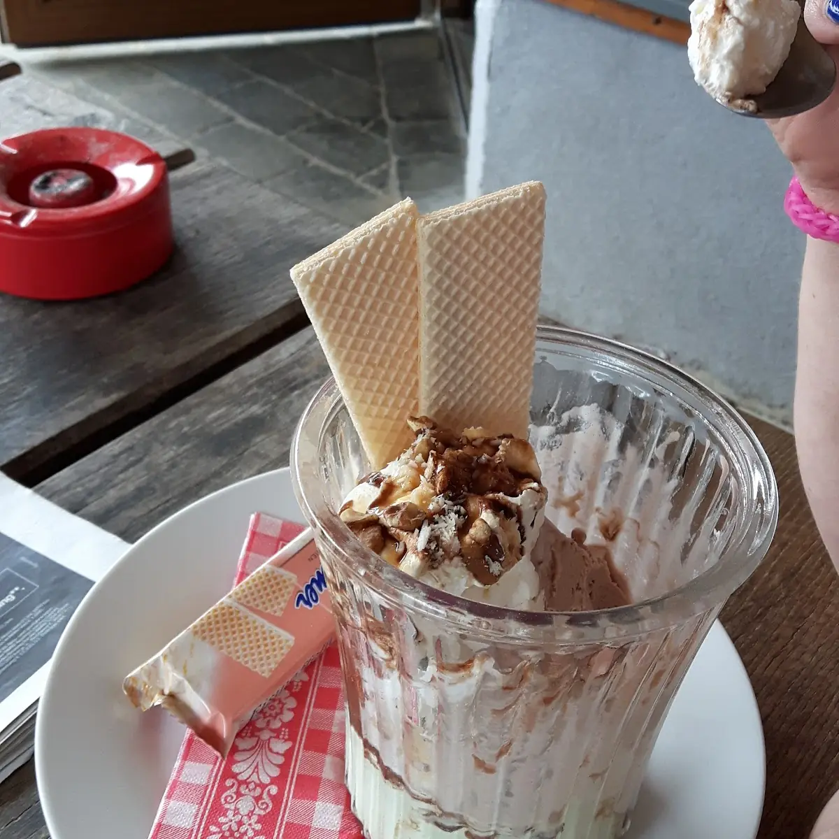 Nuss Becher Mit Schuss