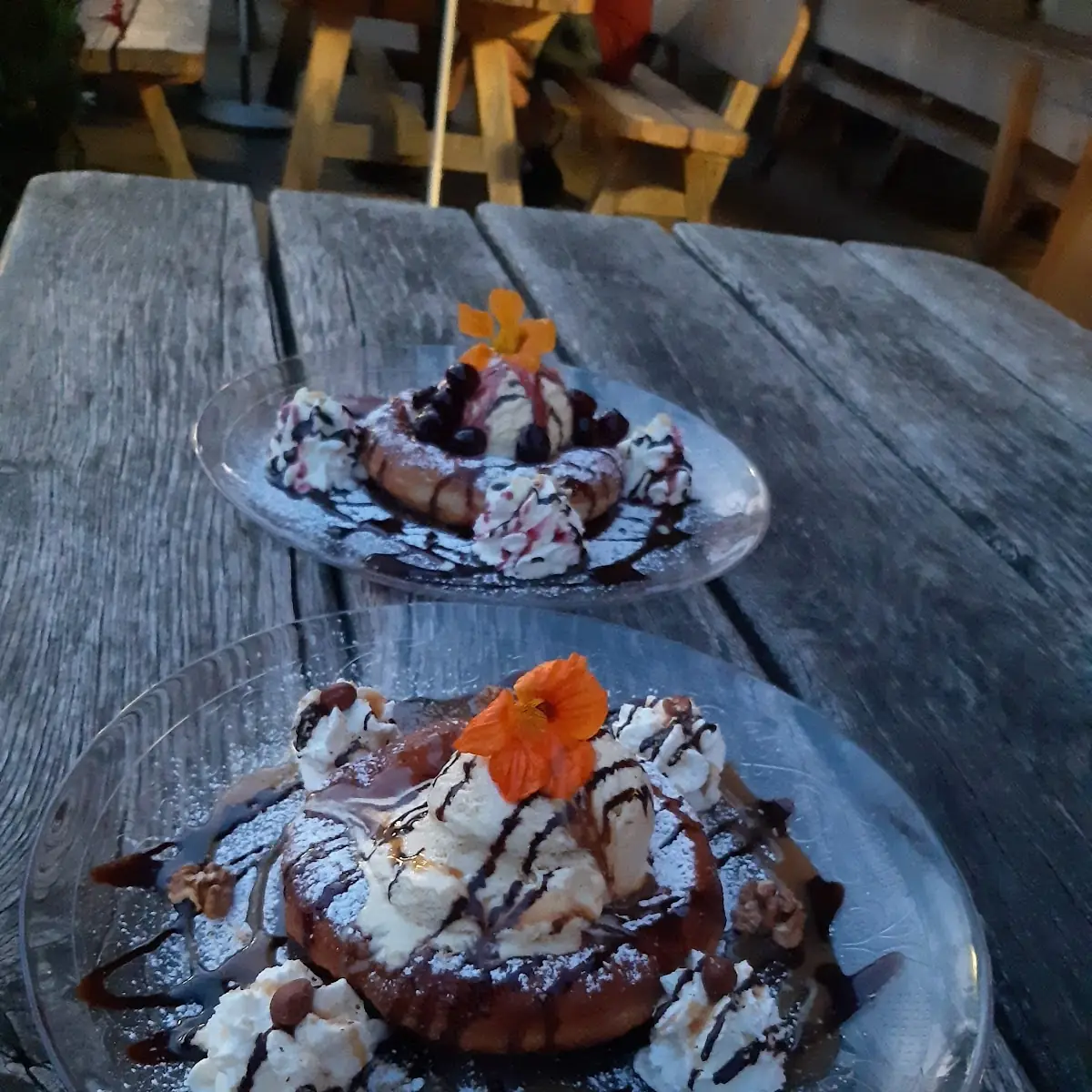 Warmer Bauernkrapfen Mit Eis Und Schlag Schmeckt Ausgezeichnet
