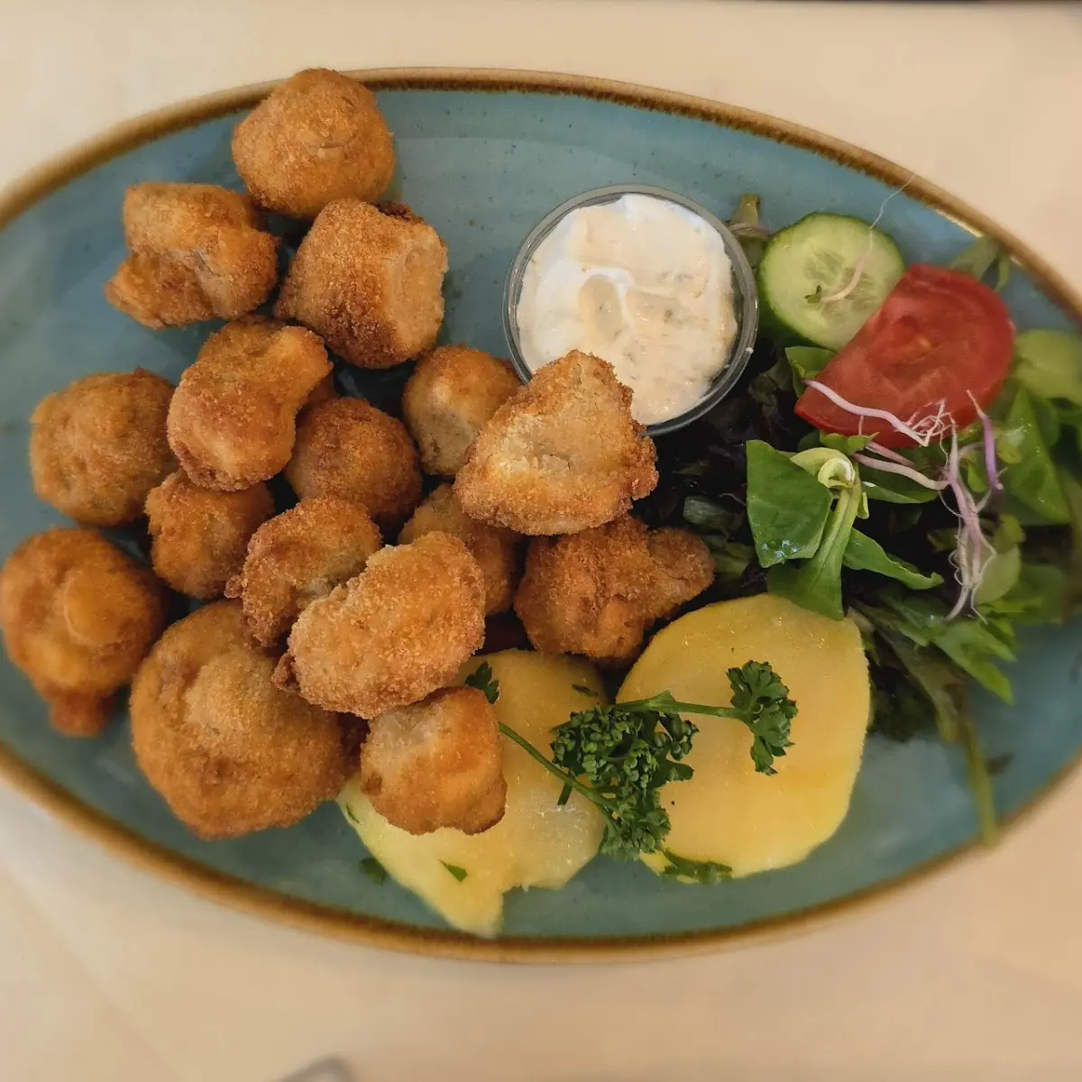 Gebackene Champignons Mit Sauce Tartare Und Kartoffeln