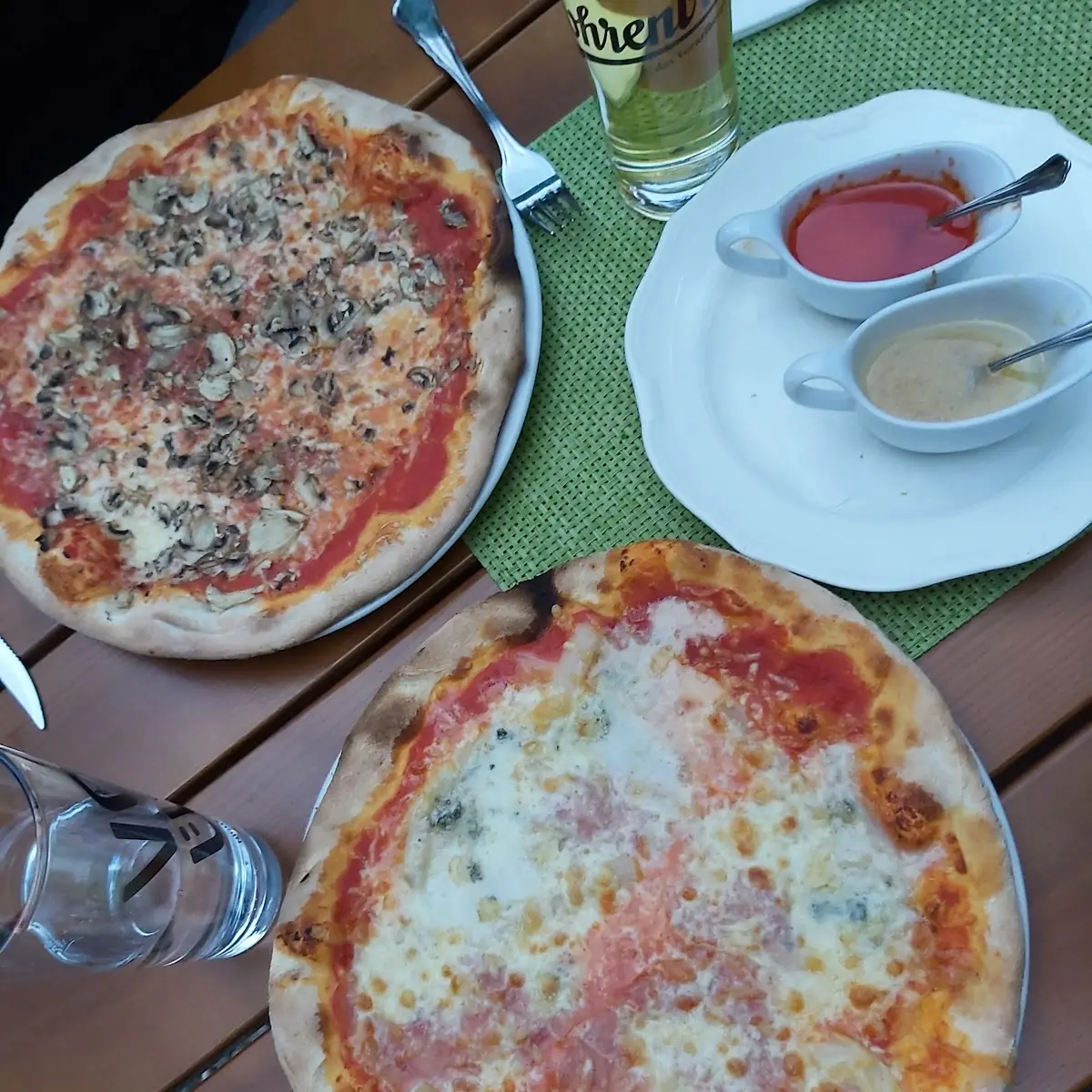 Pizza Funghi & Pizza Speziale
