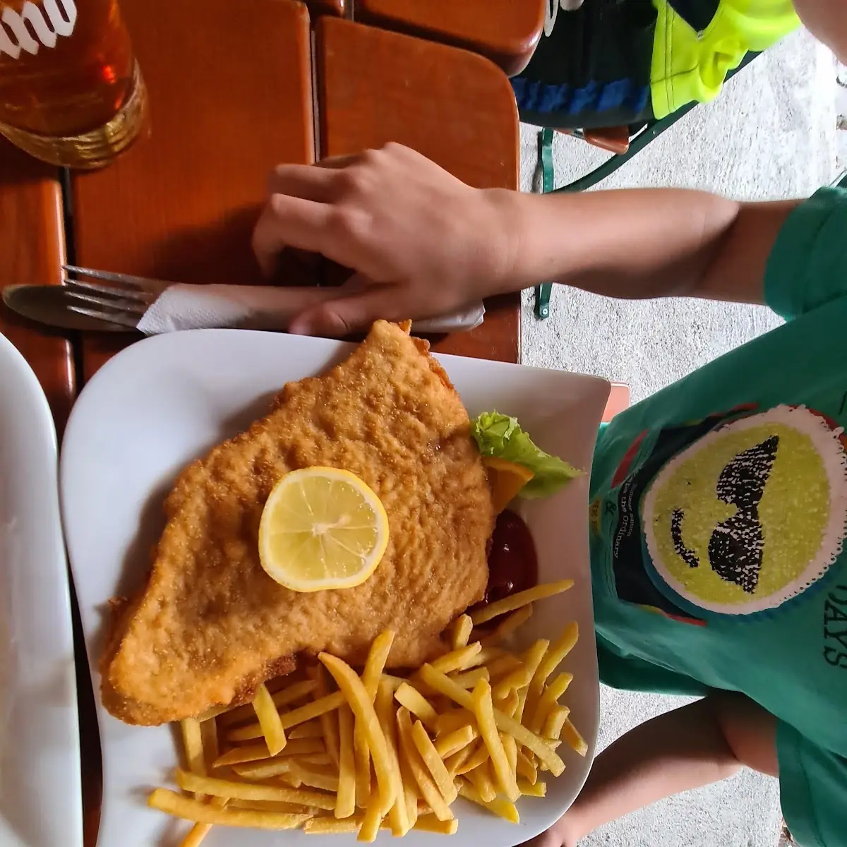 Schnitzel Mit Pommes