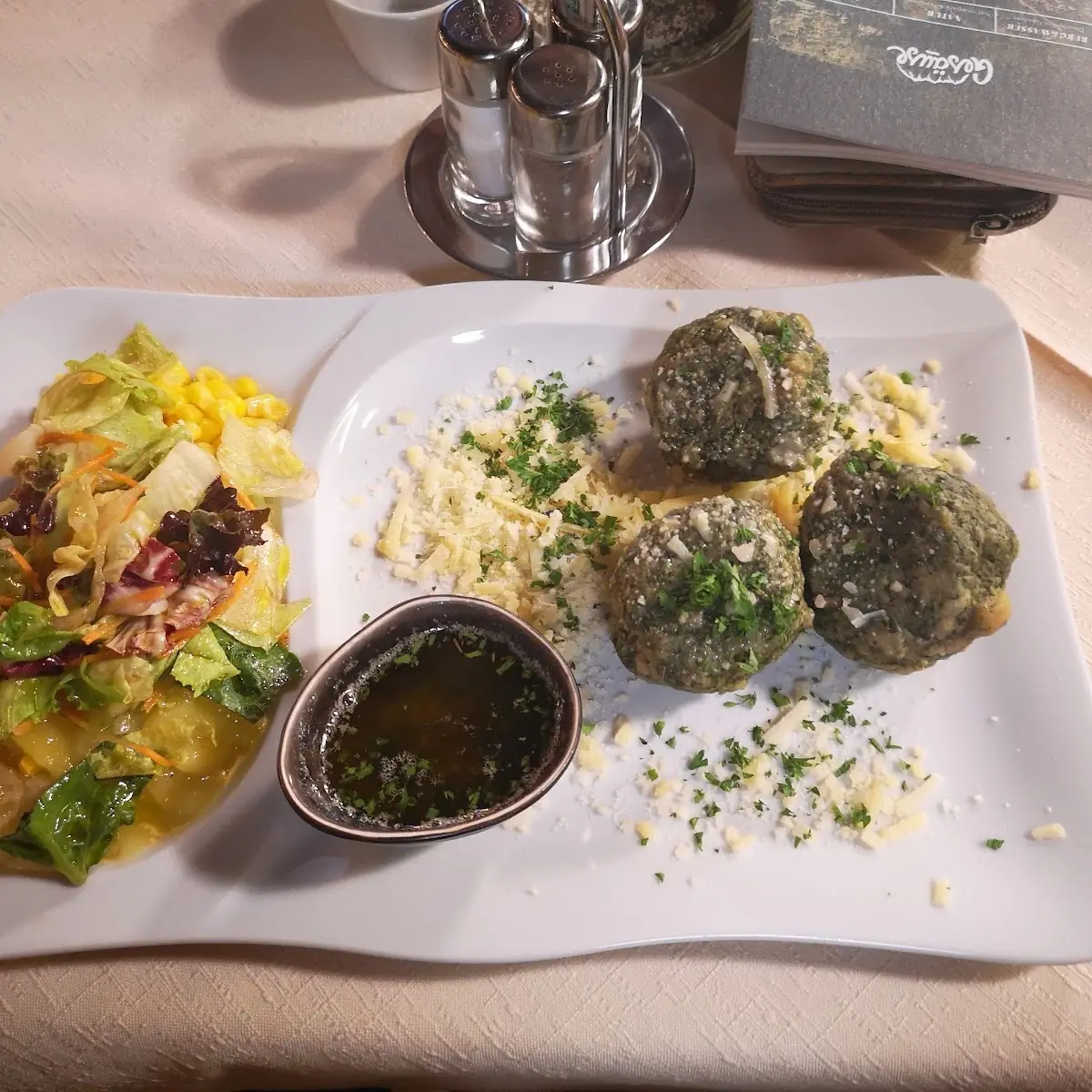 Spinat- Kräuterknödel