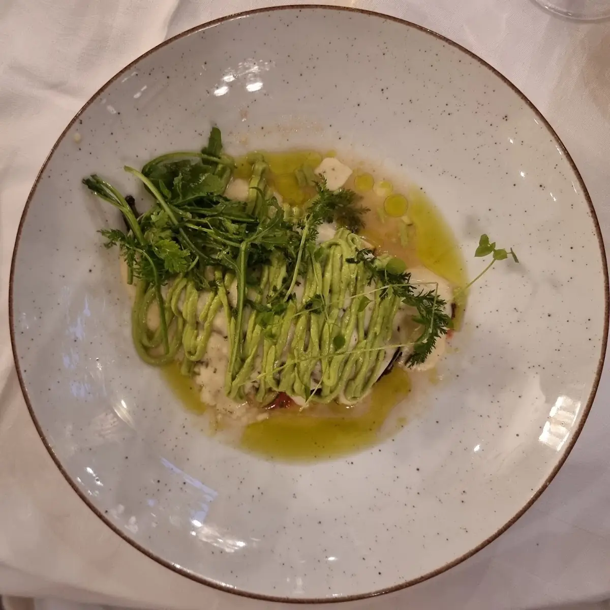 Geschmorte Melanzani Mit Zucchini-paradeiser Vinaigrette Und Avocado
